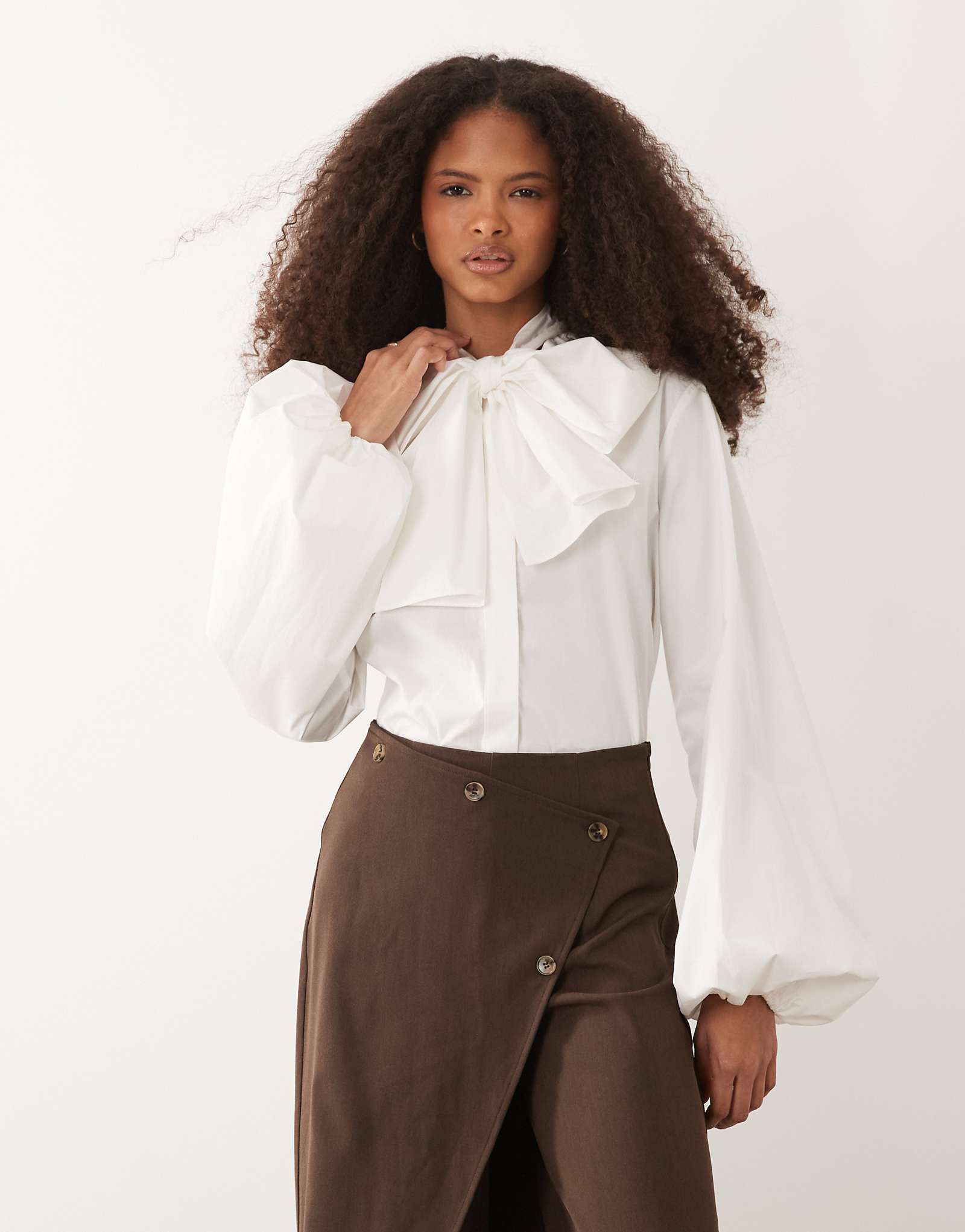 IYAL cotton oversized bow detail poplin shirt in white white 20190₽
