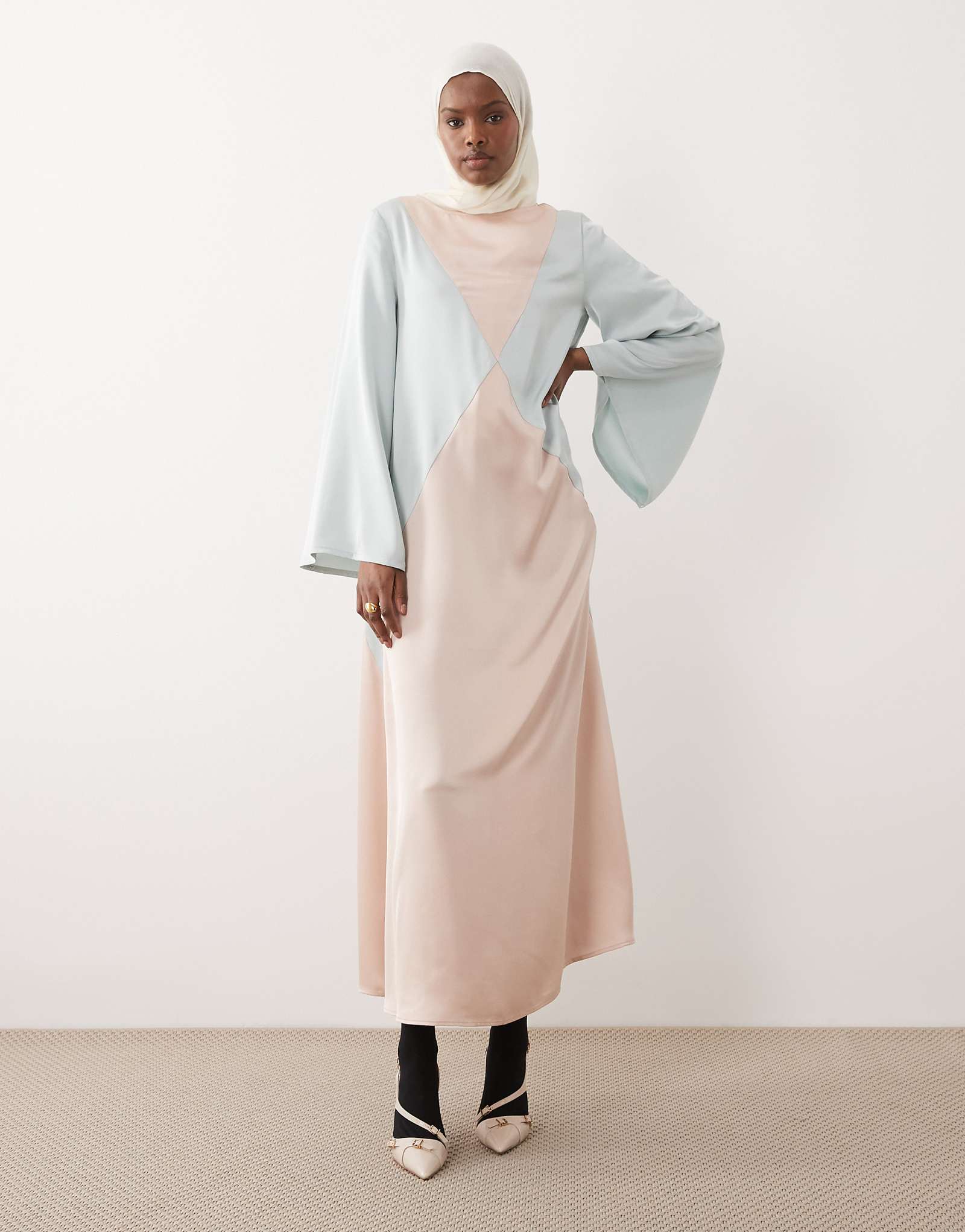 IYAL long batwing sleeves contrast panel detailing maxi dress in multi multi 26890₽