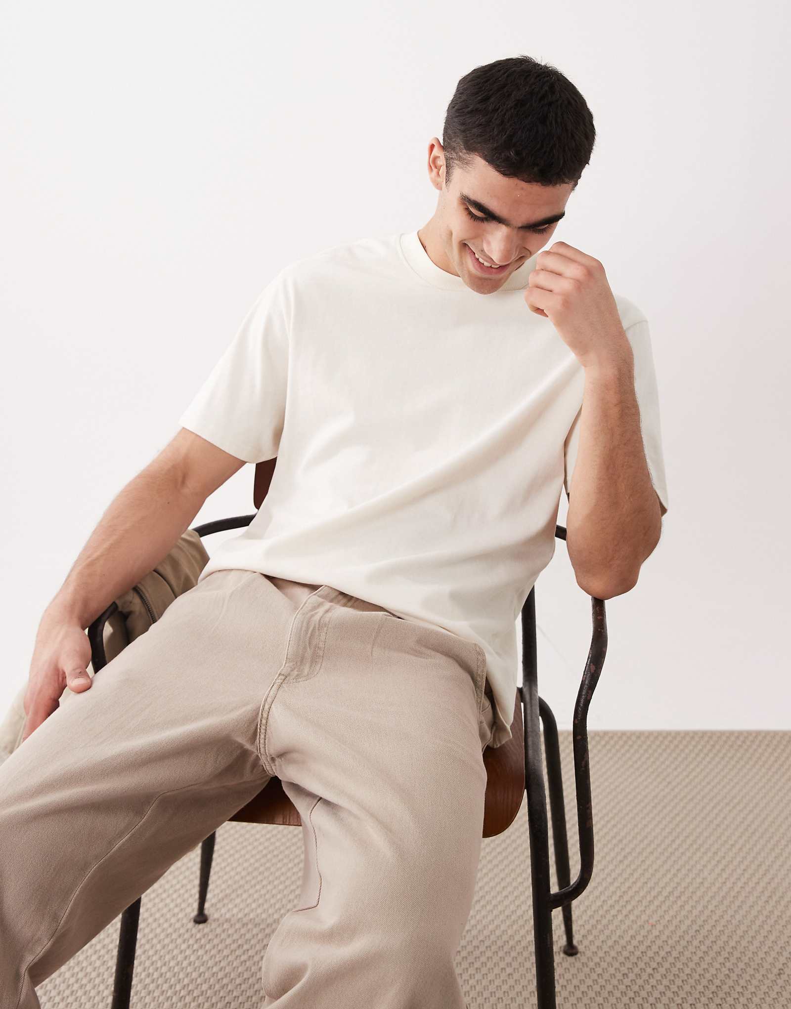 Threadbare crew neck relaxed fit t-shirt in ecru ecru 3290₽