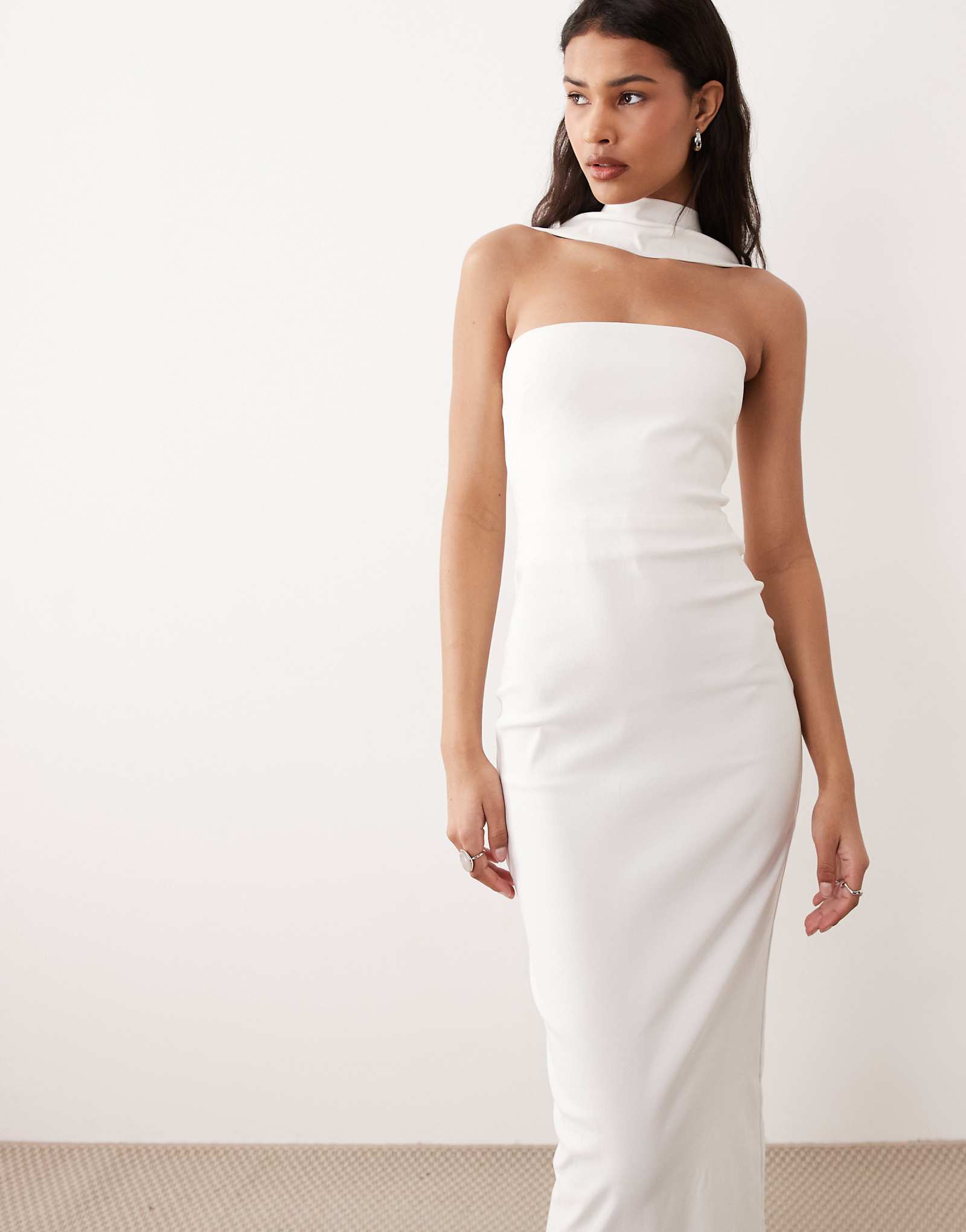 Vesper bengaline strapless maxi dress with choker and back button detailing in white white 25590₽