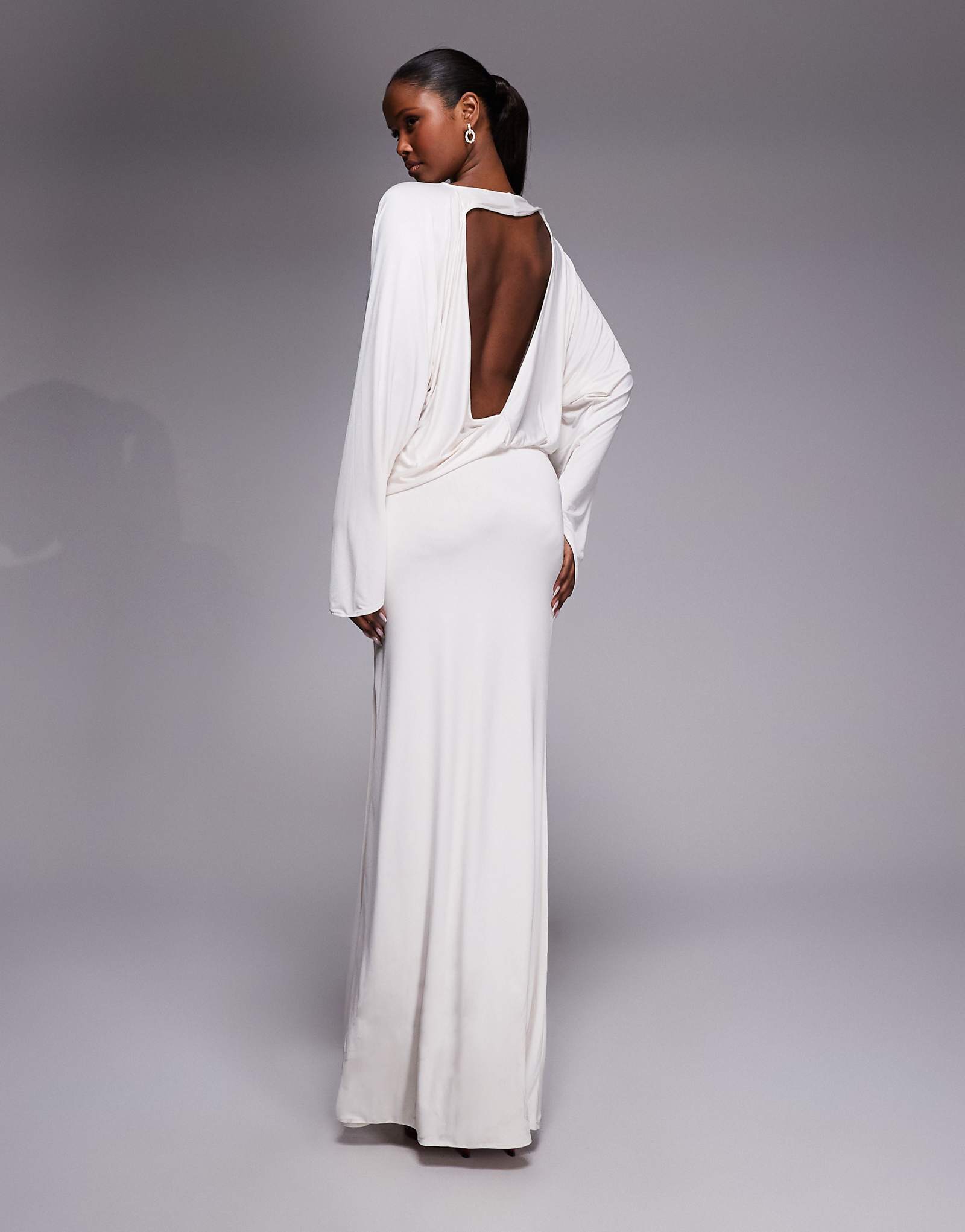 Oh Polly long sleeve backless maxi dress in ivory 21890₽