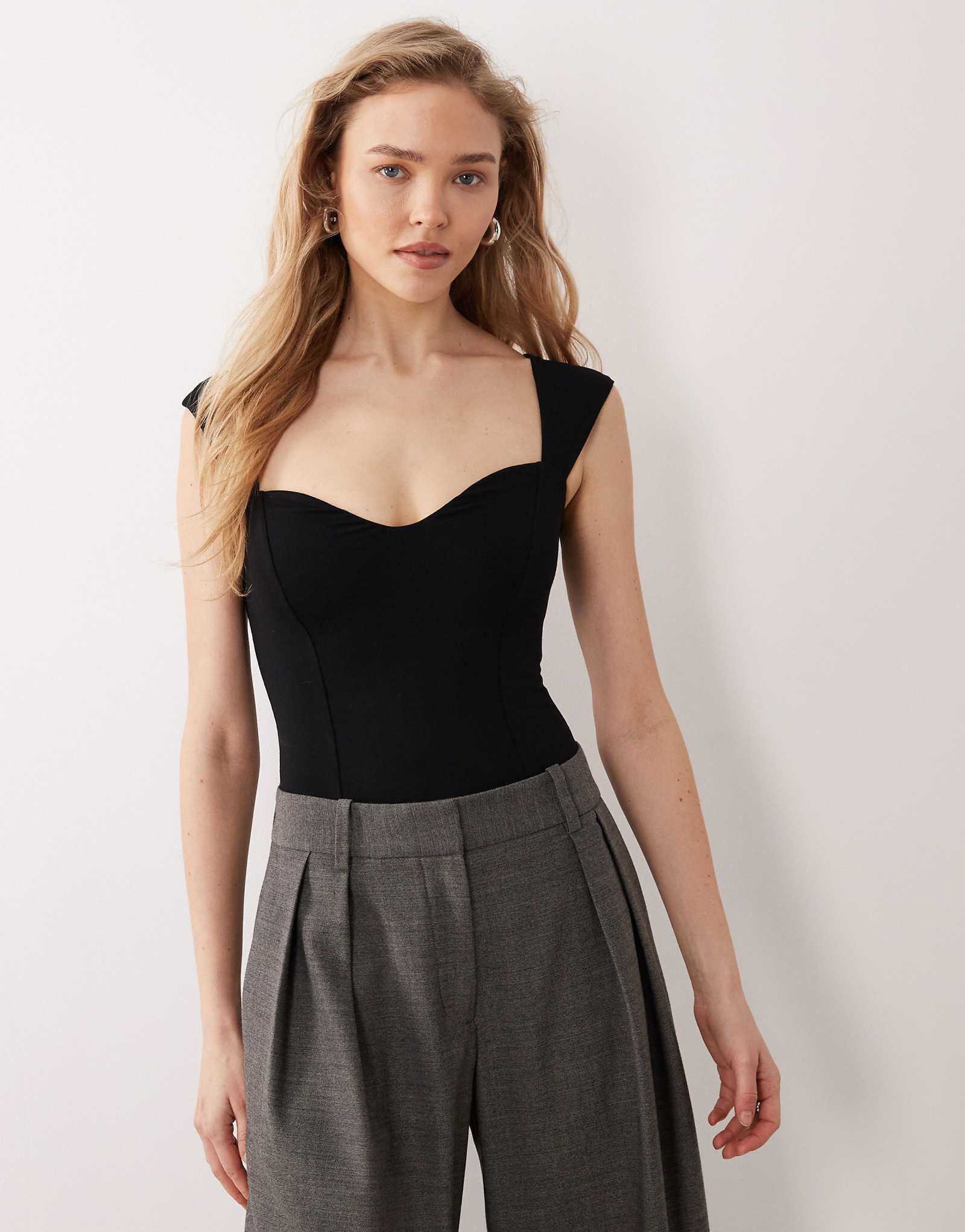 Oh Polly sweetheart neckline bodysuit in black black 10090₽