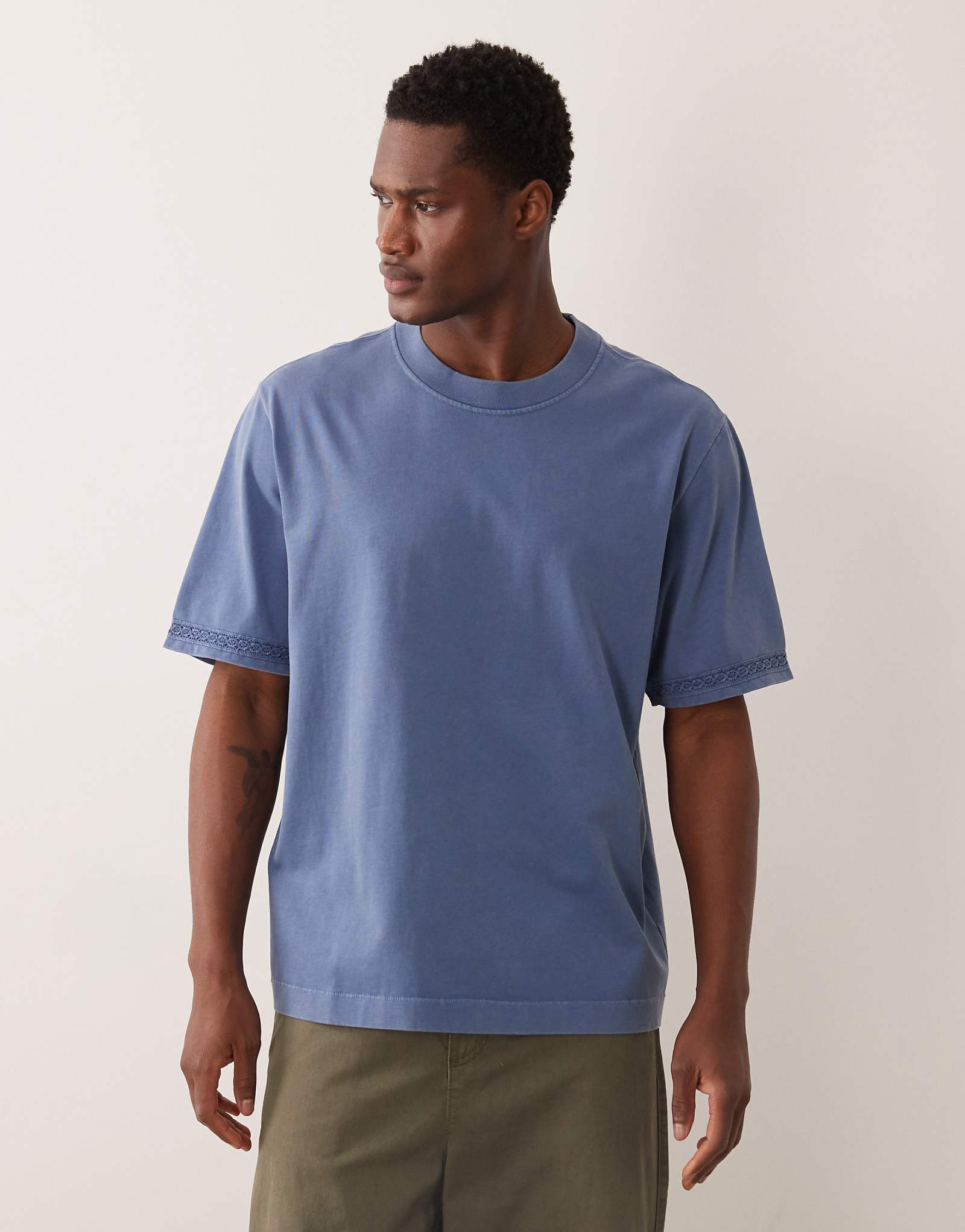Abercrombie -amp Fitch premium heavyweight T-shirt in blue wash mid blue 7790₽