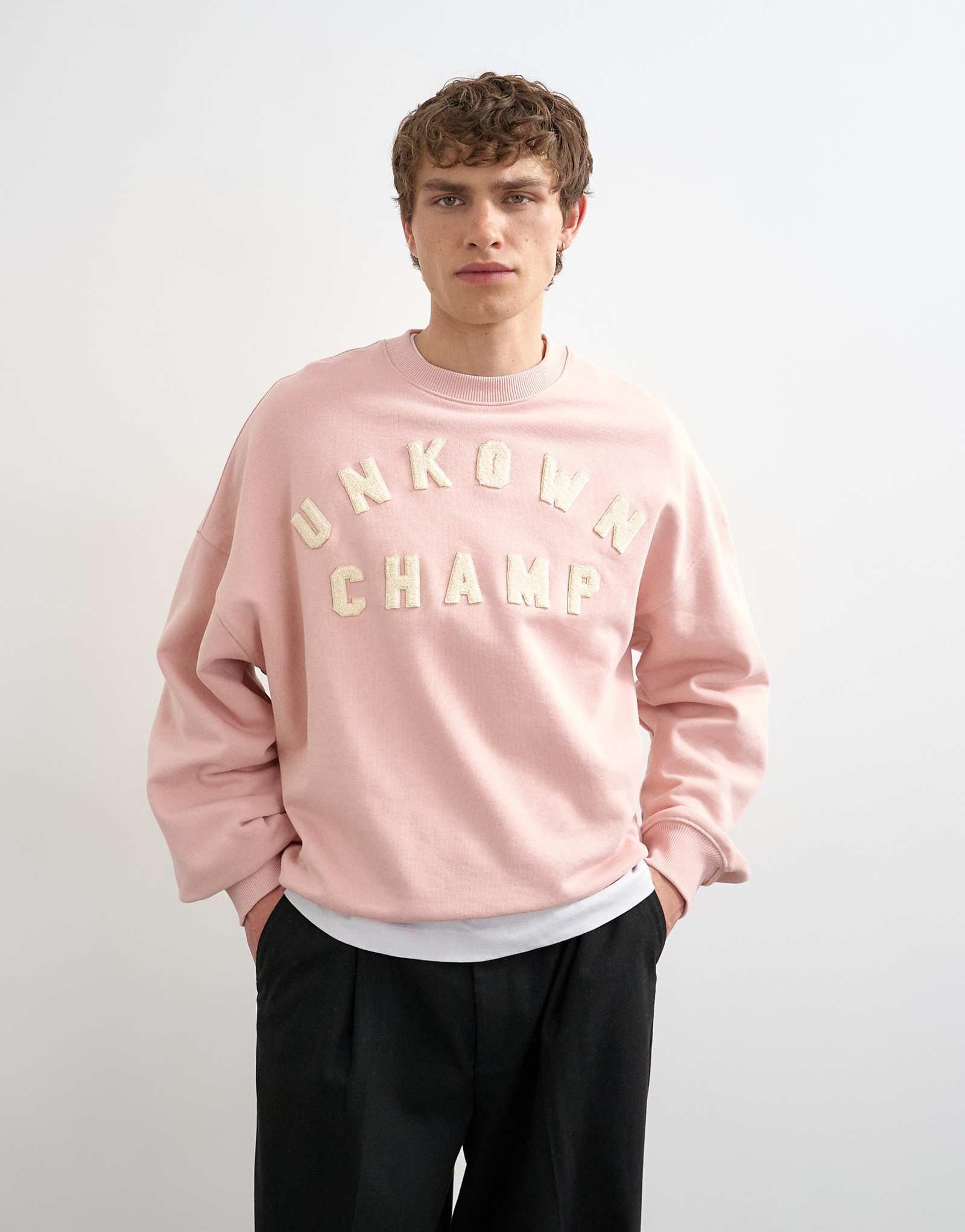 Topman relaxed fit sweatshirt with chenille embroidery in washed pink washed pink 11590₽