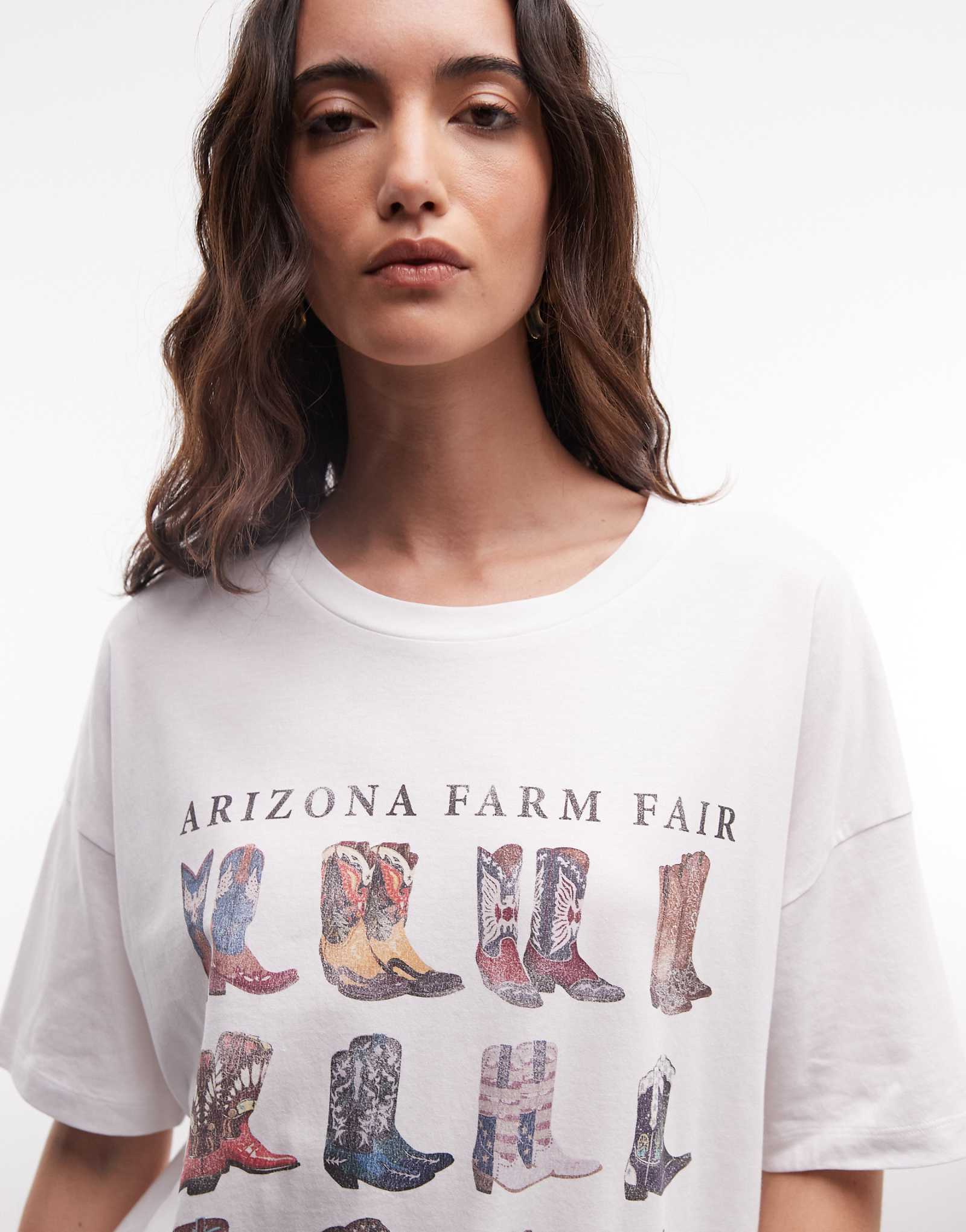 Noisy May oversize T-shirt with cowboy boots graphic in white bright white 6390₽