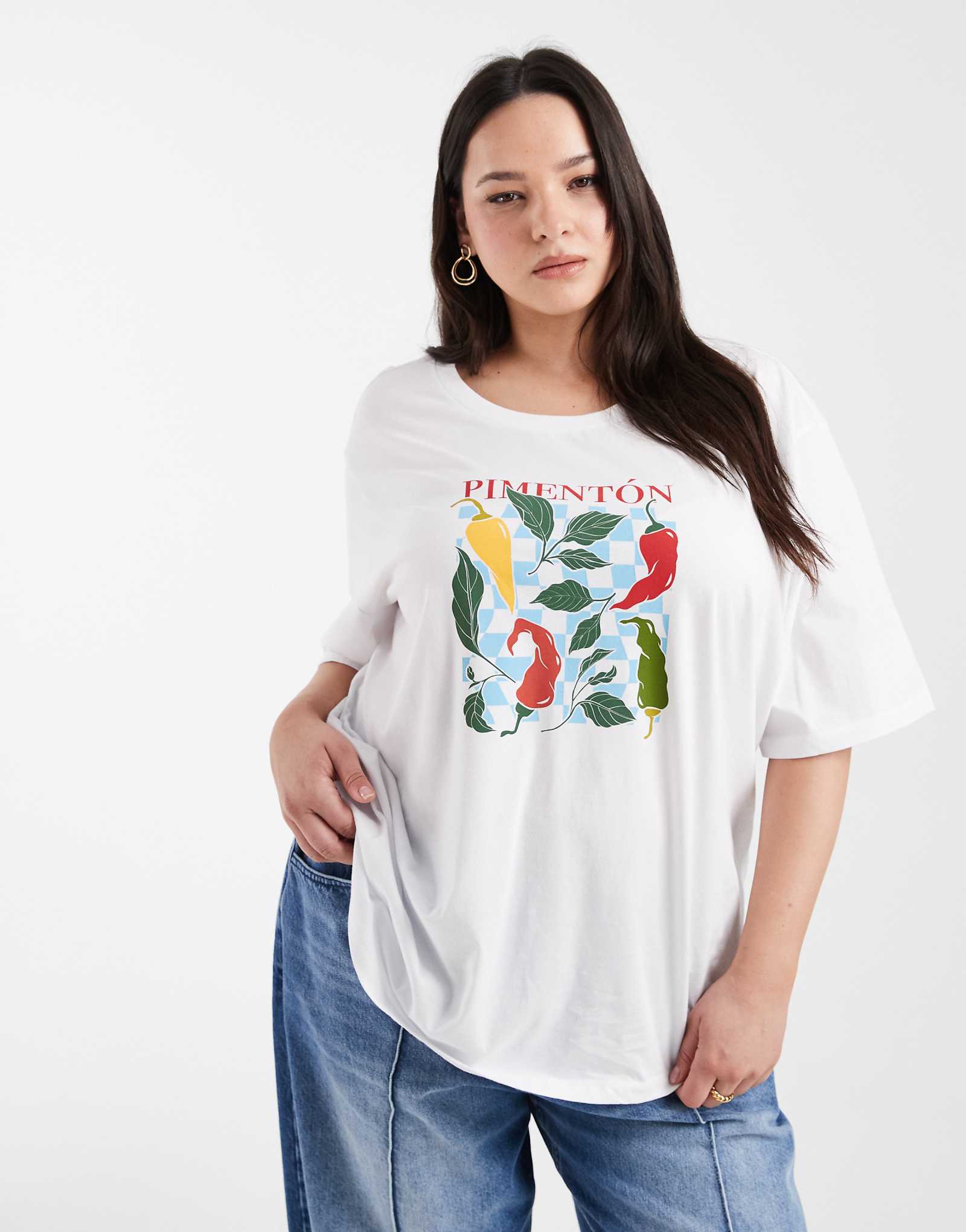 ONLY Curve chilli graphic oversized T-shirt in white bright white 6990₽