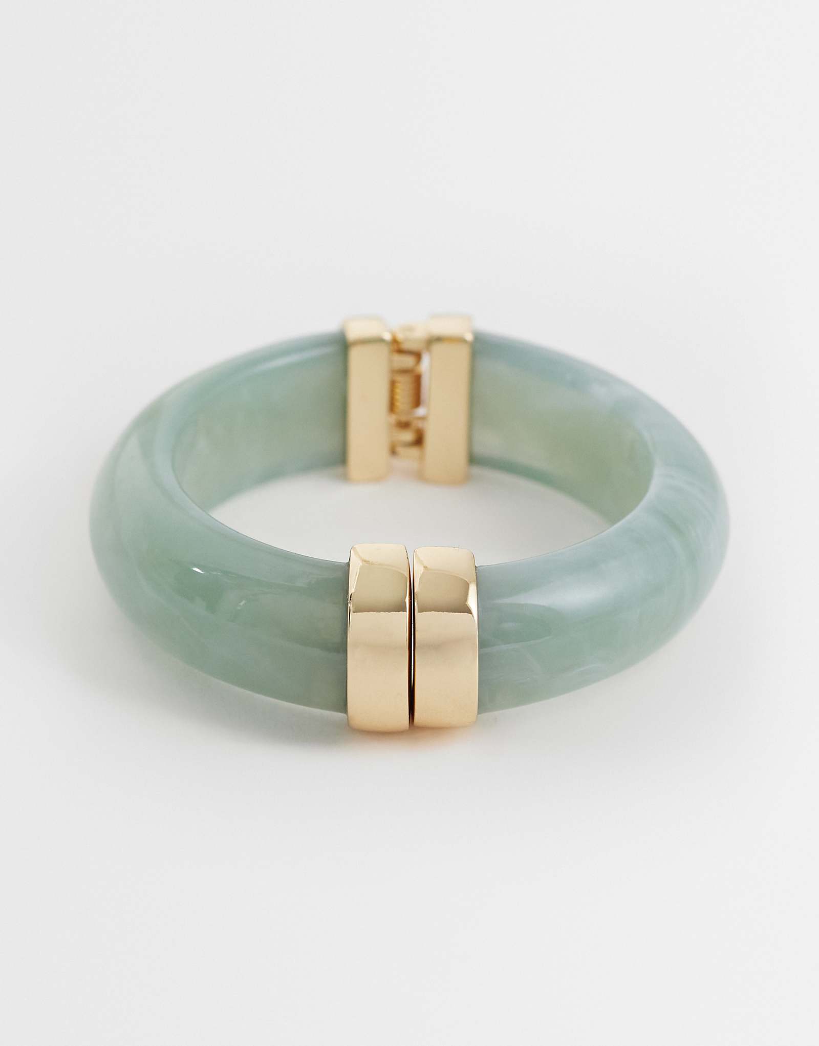 Accessorize resin clasp bangle in light green light green 6190₽