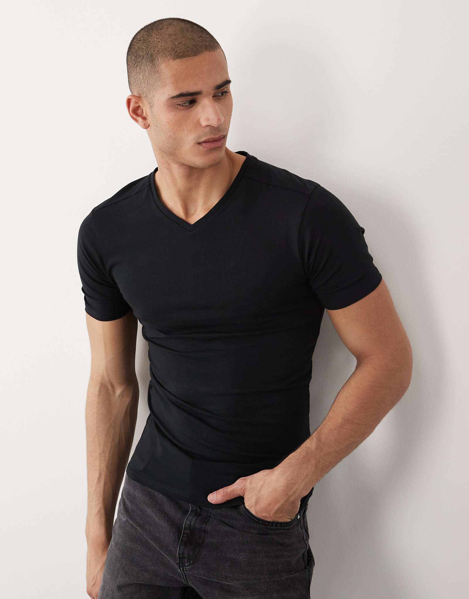 River Island v-neck muscle fit t-shirt in black black 3890₽