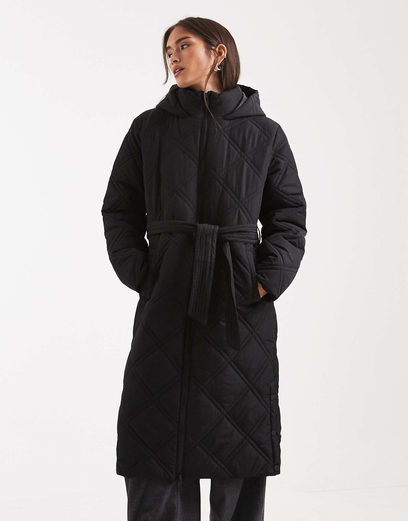 Threadbare quilted maxi length coat with belt in black 12390₽