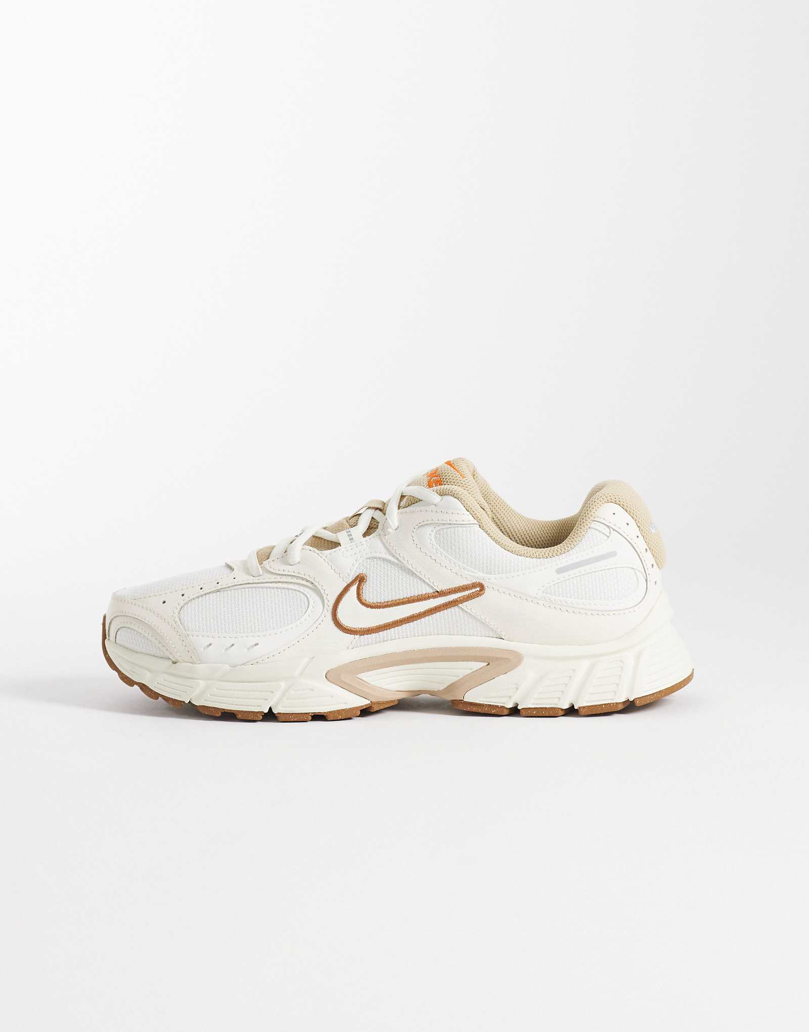 Nike V5 RNR sneakers in beige and brown beige 18690₽