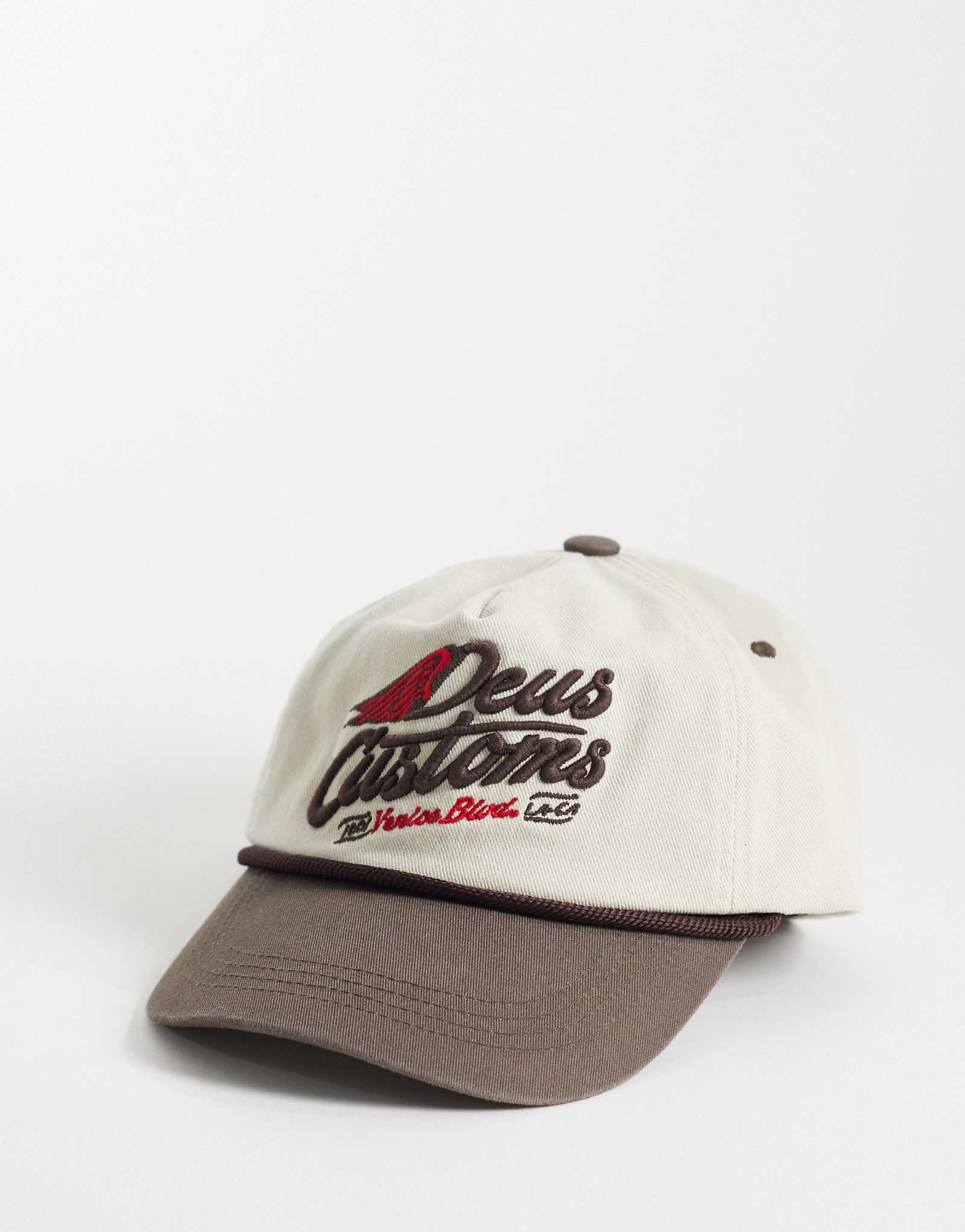 Deus Ex Machina 100 cotton logo trucker cap with contrast leather fastening and peak in ivory and brown ivory 12790₽