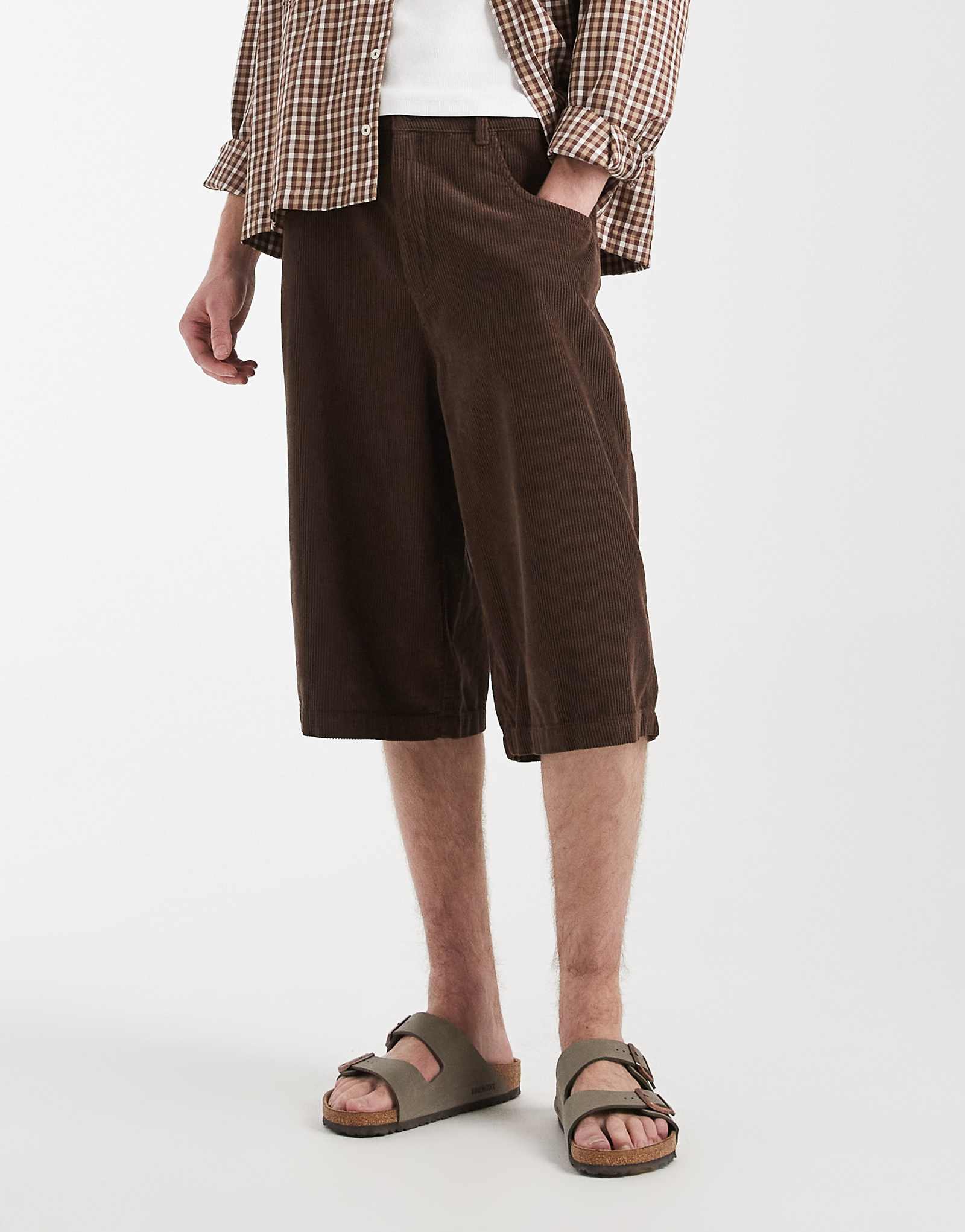 Redefined Rebel Luis baggy fit shorts in coffee brown 13590₽