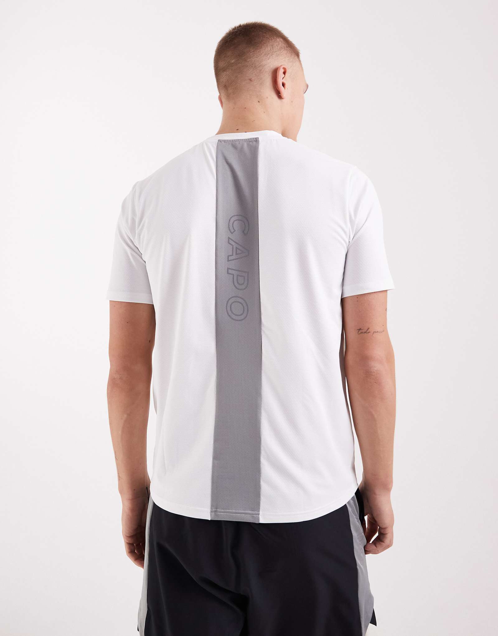 CAPO active performance t-shirt with logo prints in white white 8090₽