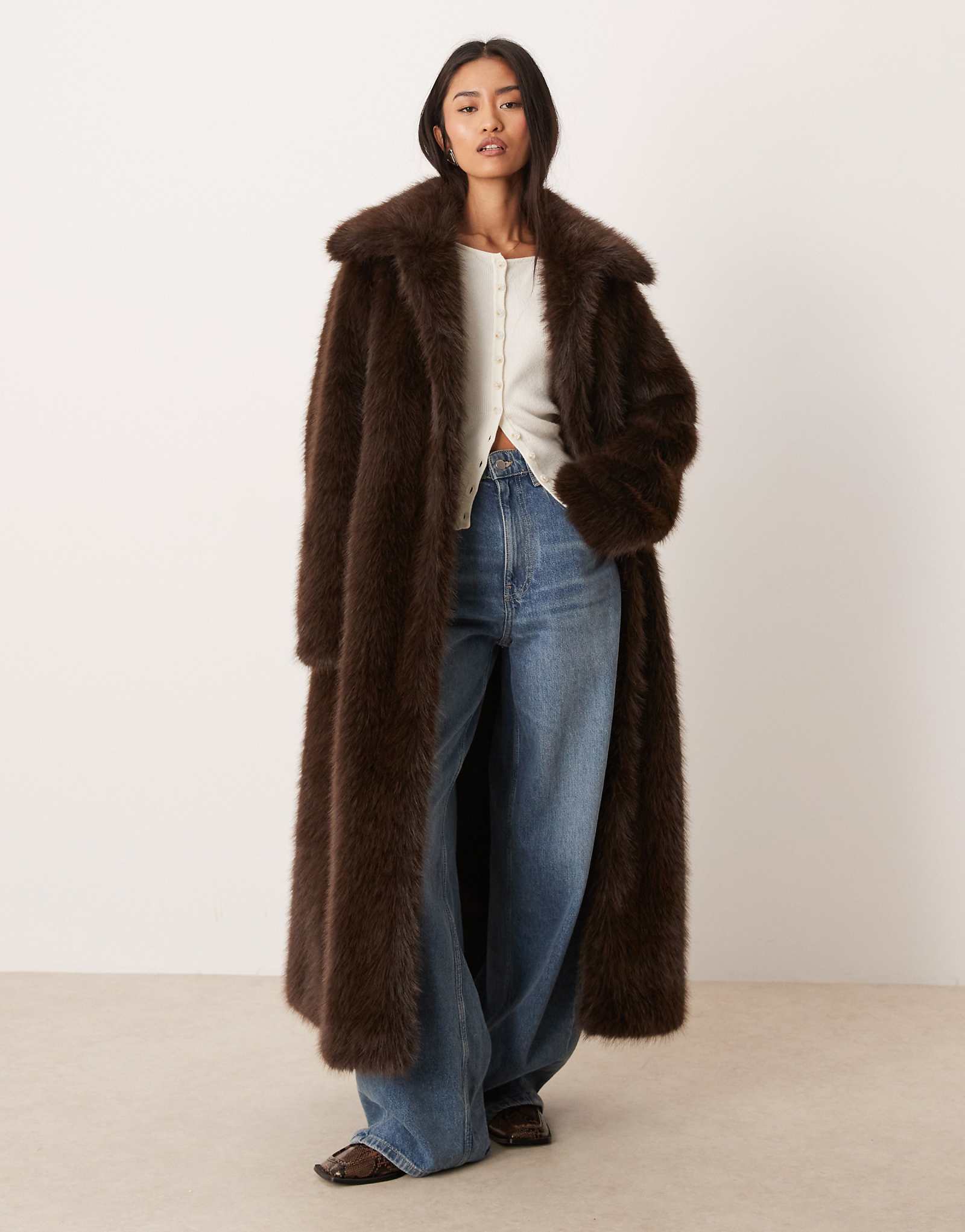 Gina Tricot faux fur maxi coat in dark brown 33690₽