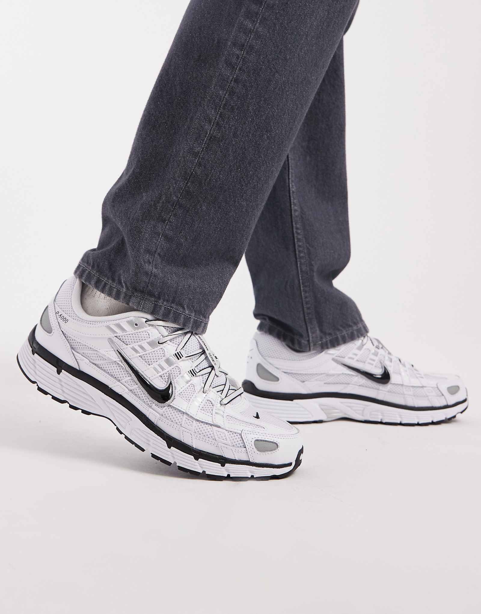 Nike P-6000 sneakers in white and gray gray 22290₽