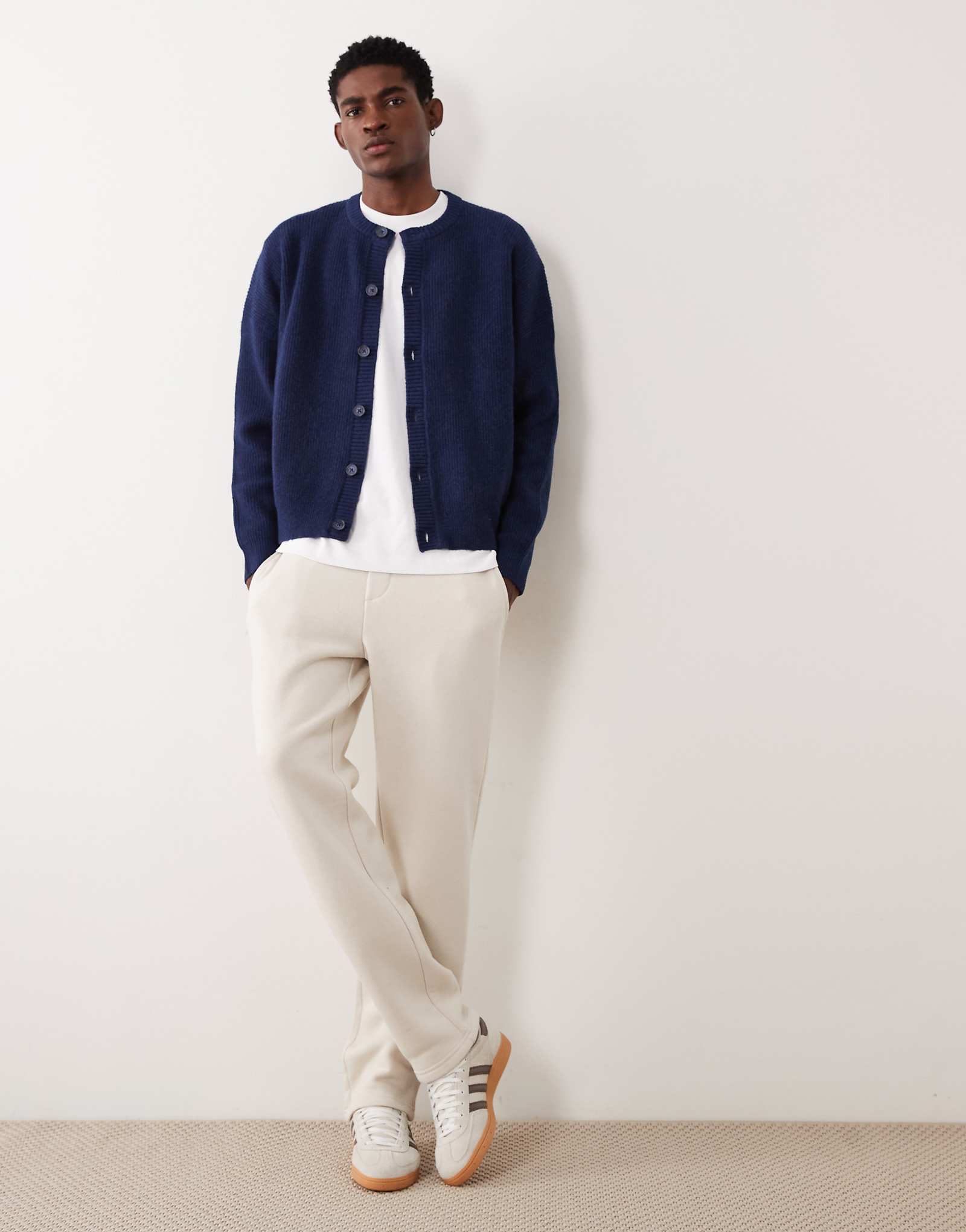 Cotton On relaxed track sweatpants in bone bone 8490₽