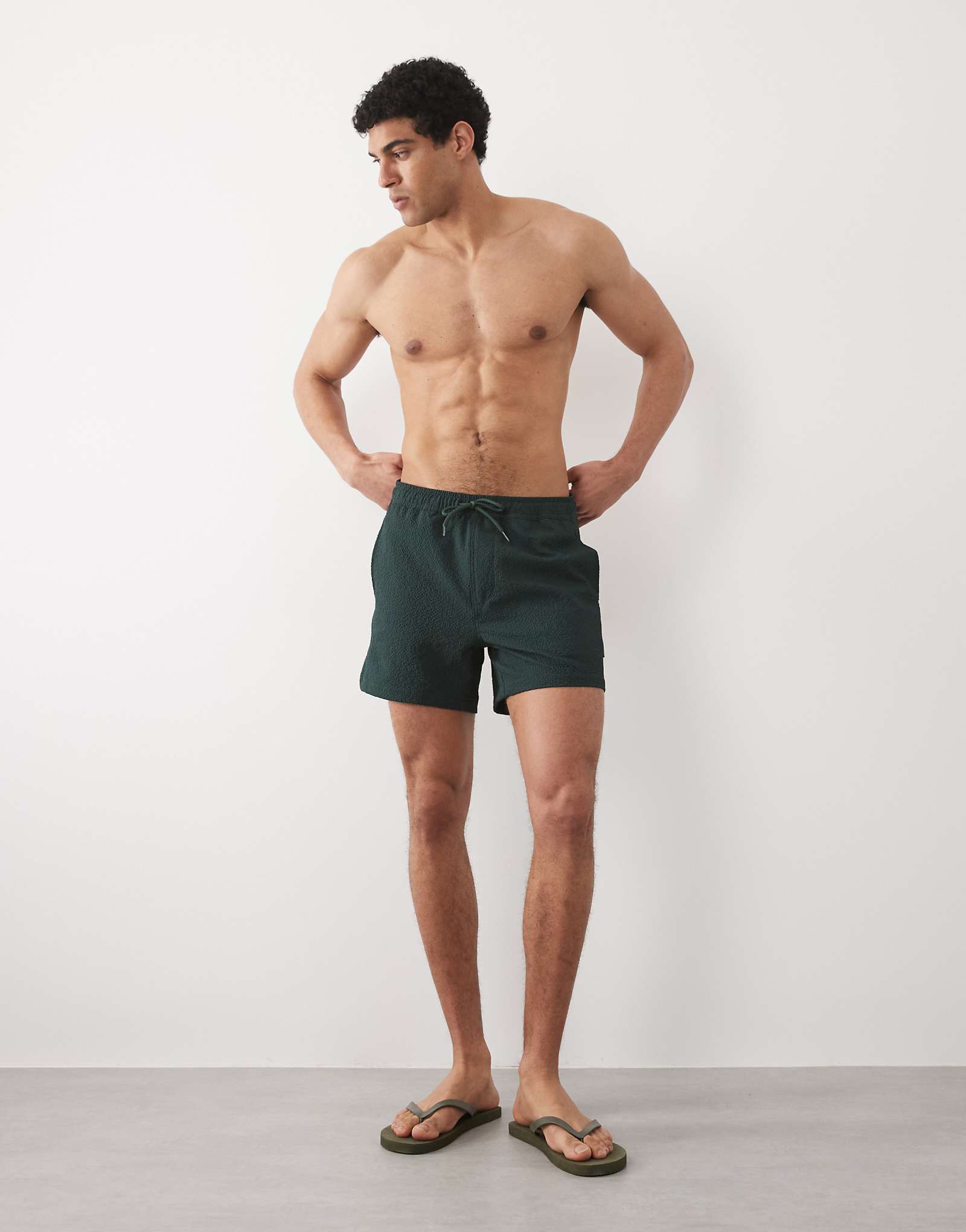 ONLY -amp SONS swim shorts in seersucker in deep green darkest spruce 6390₽
