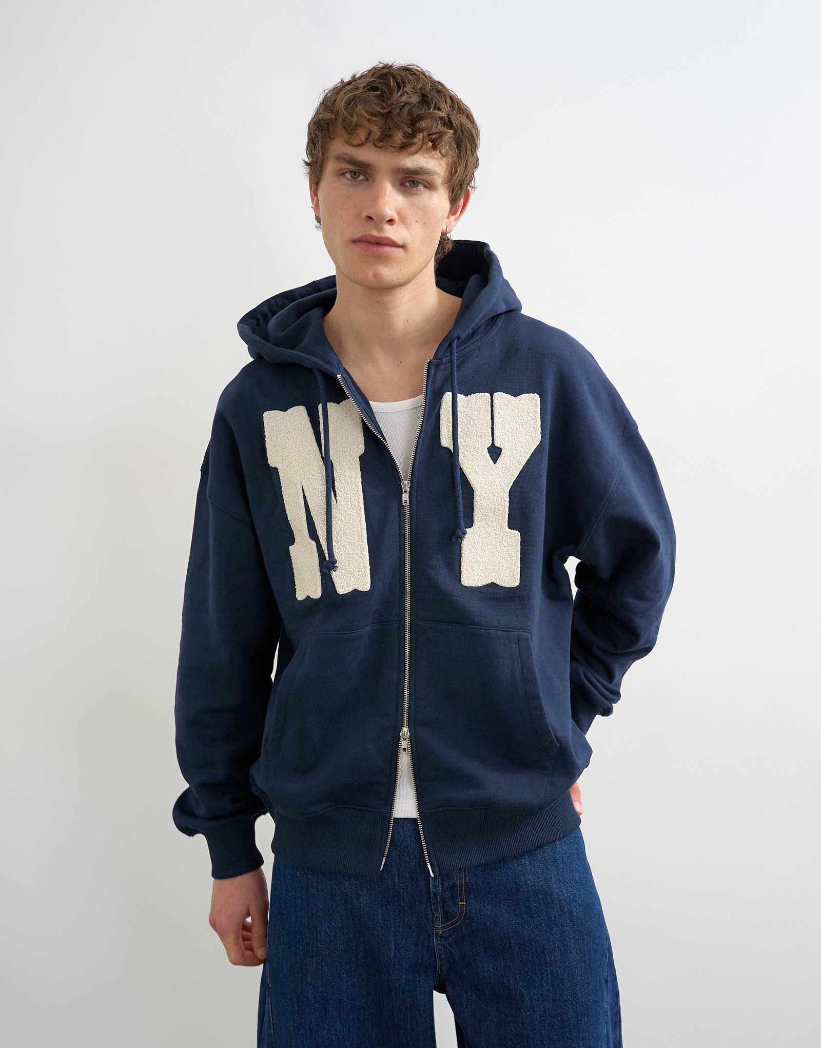 Topman boxy fit hoodie with front NY chenille patch in navy navy 16490₽