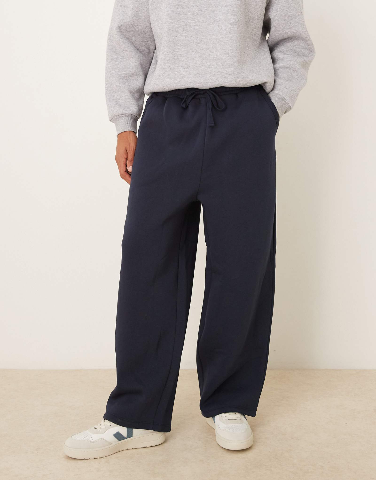ASOS DESIGN loose sweatpants in navy 9290₽