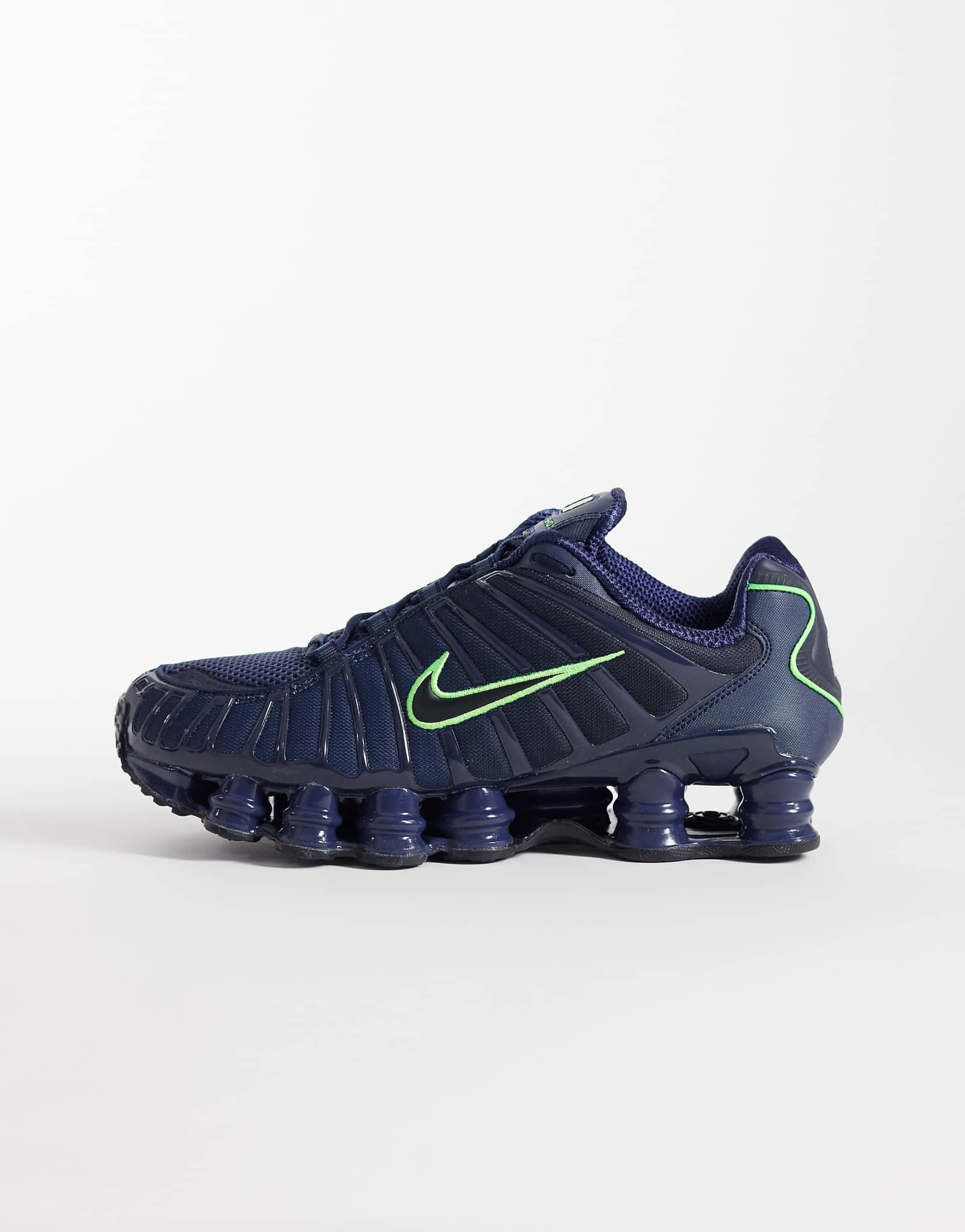 Nike Shox TL sneakers in black and green black 34890₽