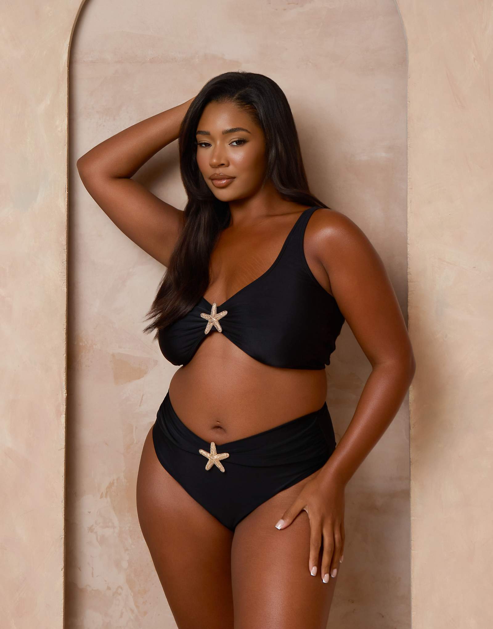 Moda Minx Curve x Alessa Tyrrell-Charles starfish bralet bikini top in black black 10090₽