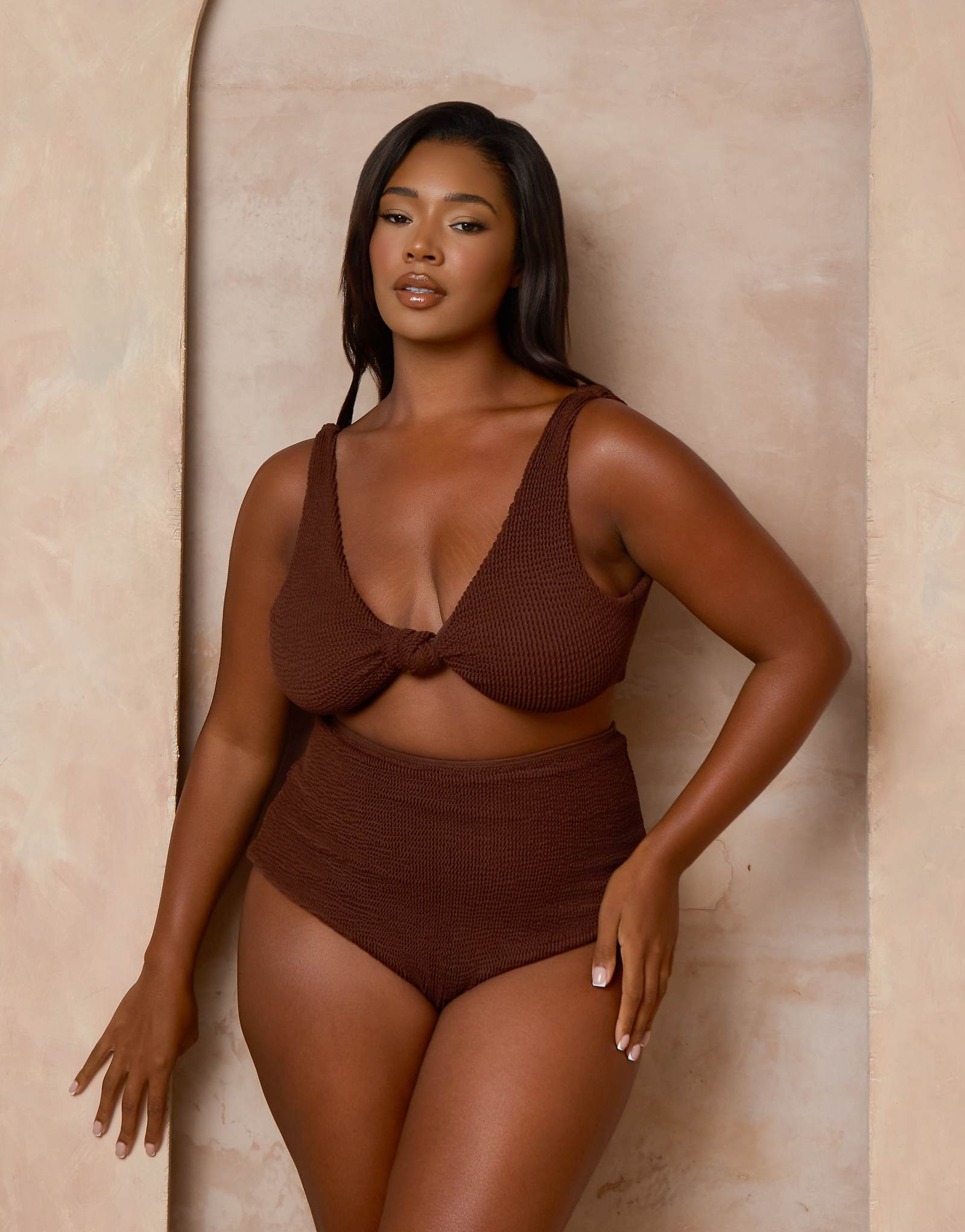 Moda Minx Curve x Alessa Tyrrell-Charles scrunch bralet bikini top with knot detail in coffee coffee 10090₽
