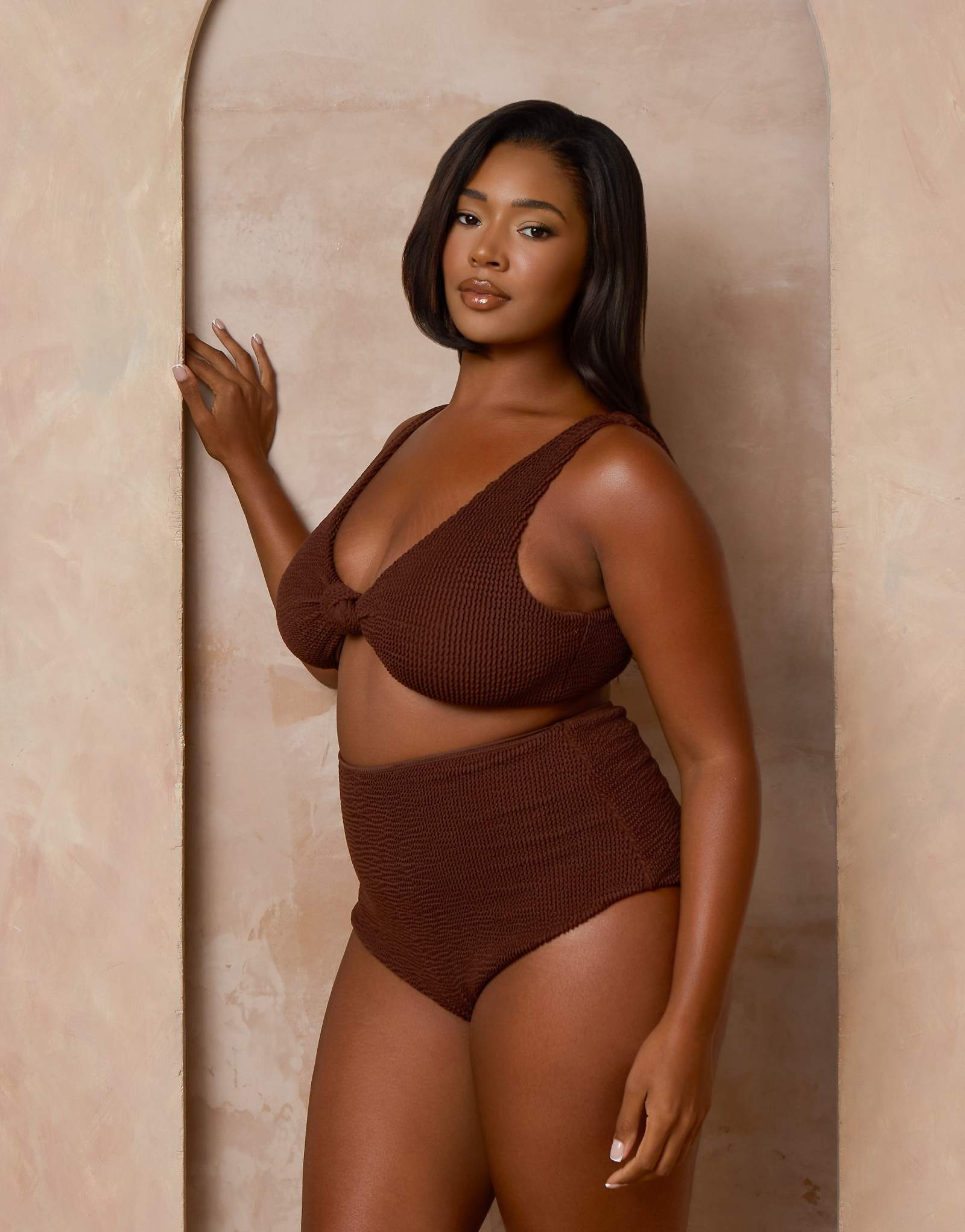 Moda Minx Curve x Alessa Tyrrell-Charles scrunch high waist bikini bottom in coffee coffee 10090₽