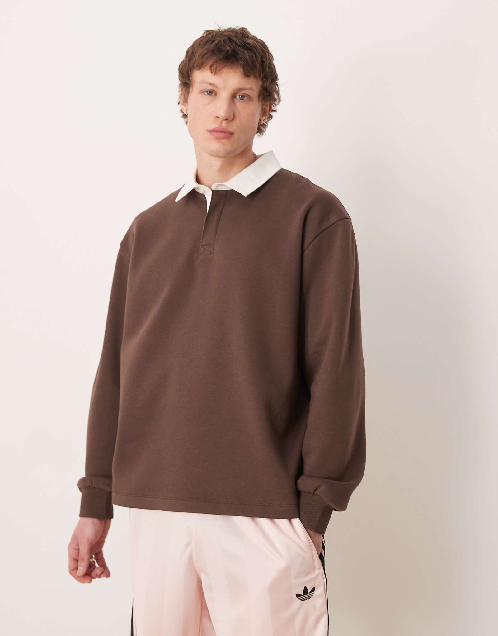 ASOS DESIGN oversized rugby polo shirt with contrast collar in brown bracken 9290₽