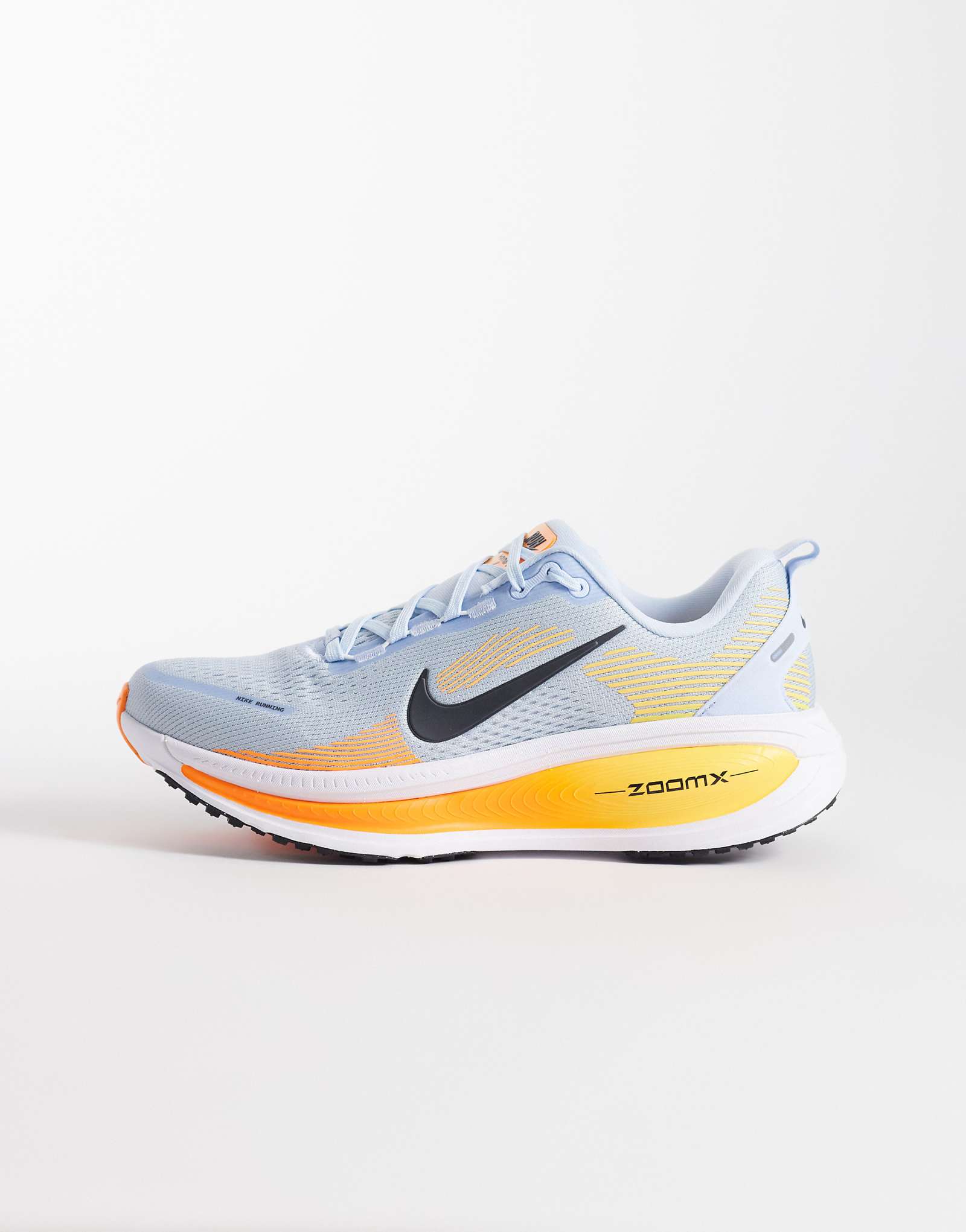 Nike Running Vomero 18 sneakers in orange and blue orange 30090₽