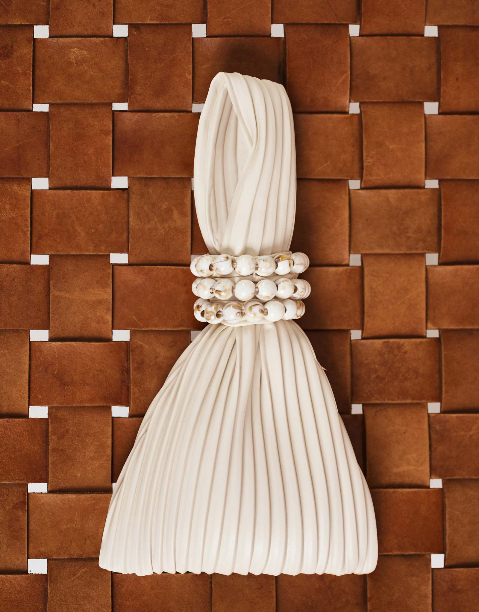 Dolce Vita Carey clutch purse with resin detailing in ivory ivory 21090₽