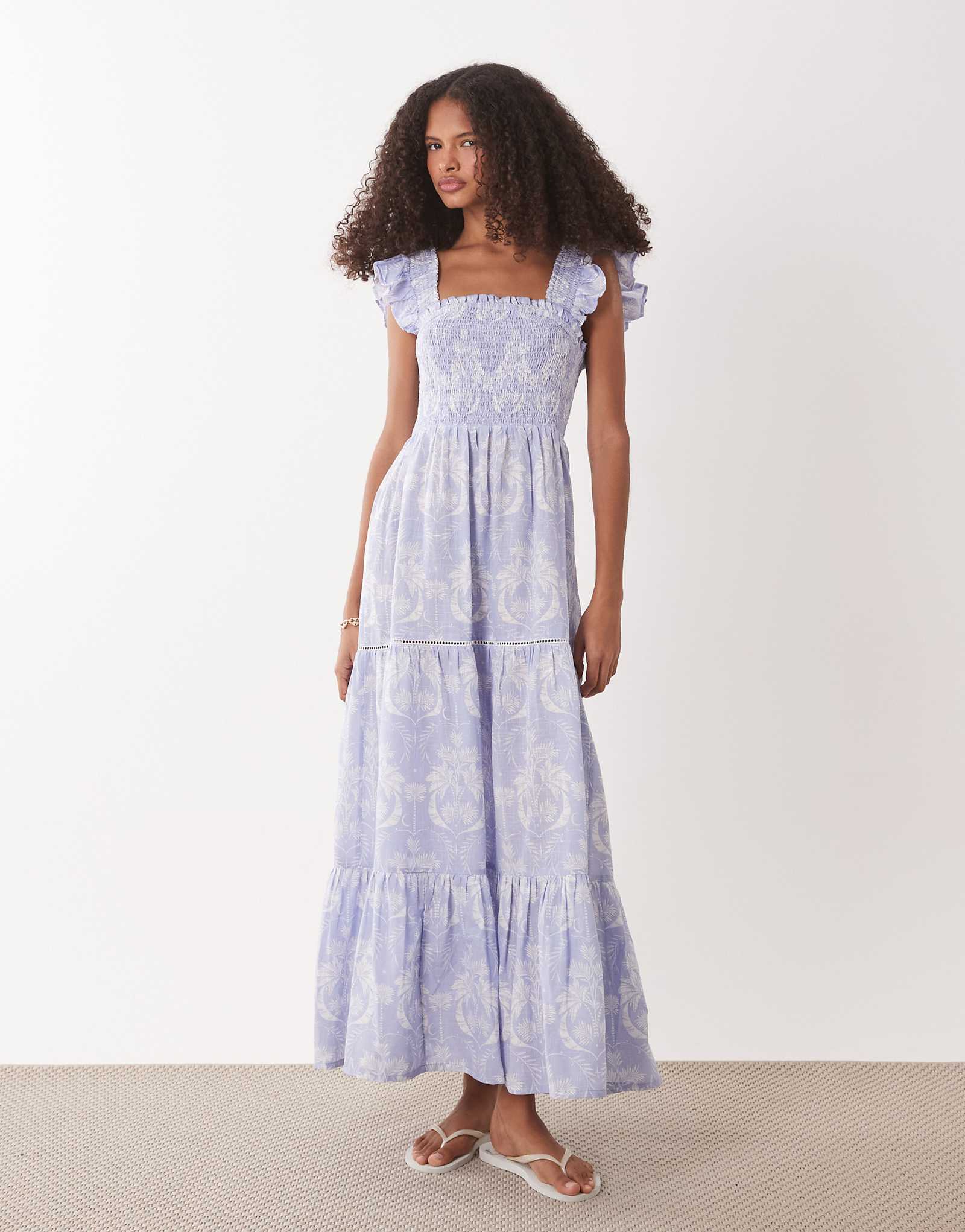 Accessorize floral print midi beach dress in navy blue light blue 18590₽