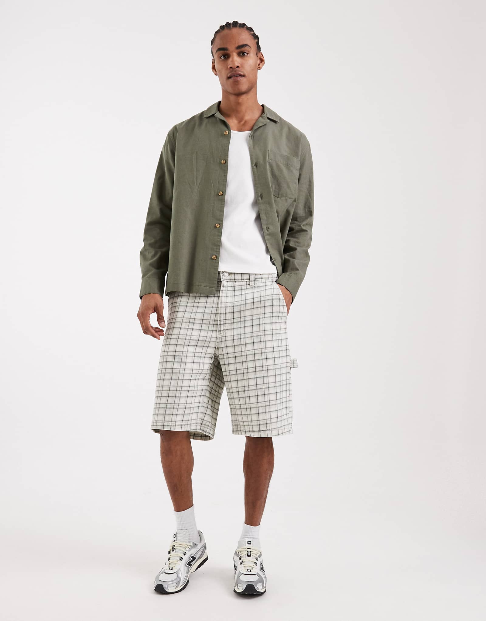 Cotton On baggy worker shorts in stone plaid stone check 11790₽