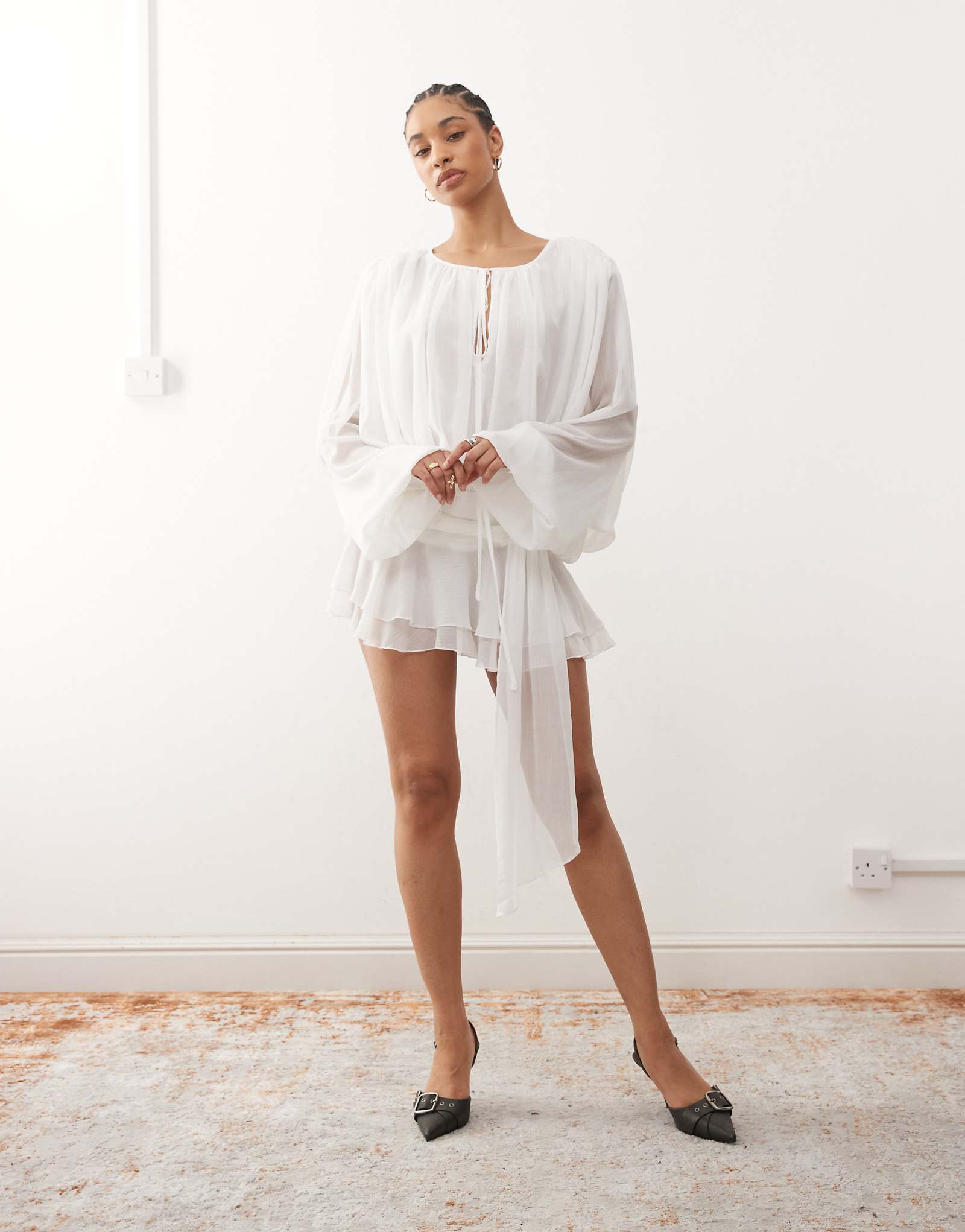 Lioness Elements Petite chiffon drape detail balloon sleeve tie waist mini dress in white 19390₽