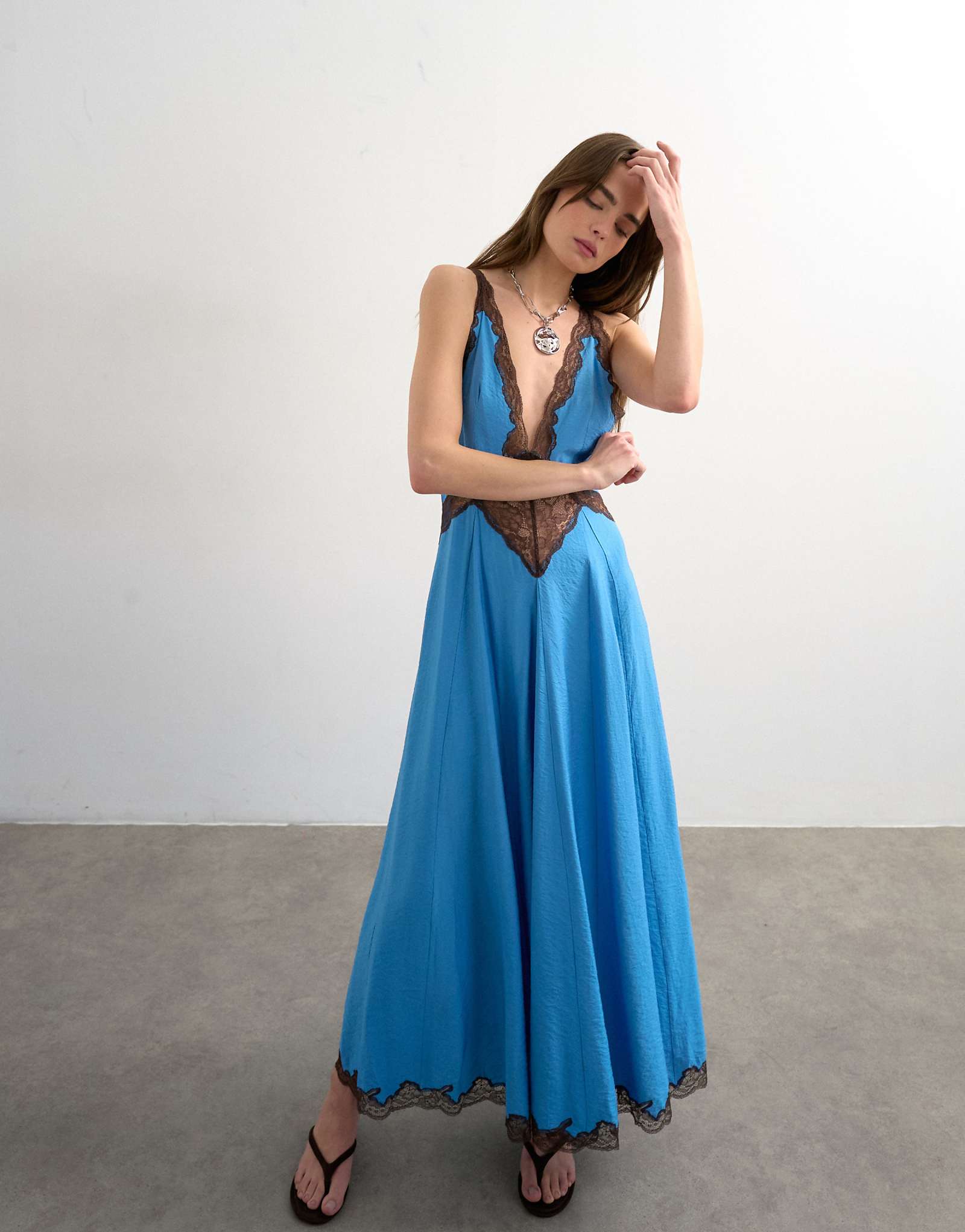 Topshop v-neck satin slip dress with chocolate-brown contrast lace inserts in cornflower blue cornflower blue 24990₽