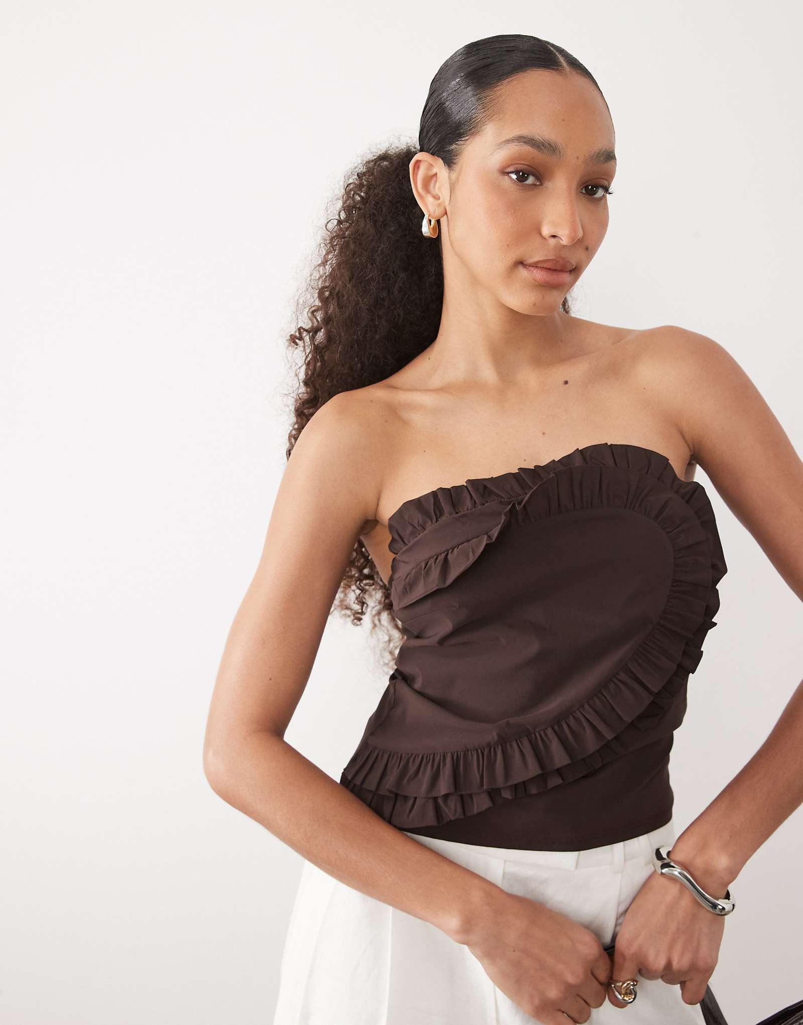 River Island ruffle detailing bandeau top in dark brown brown 9290₽