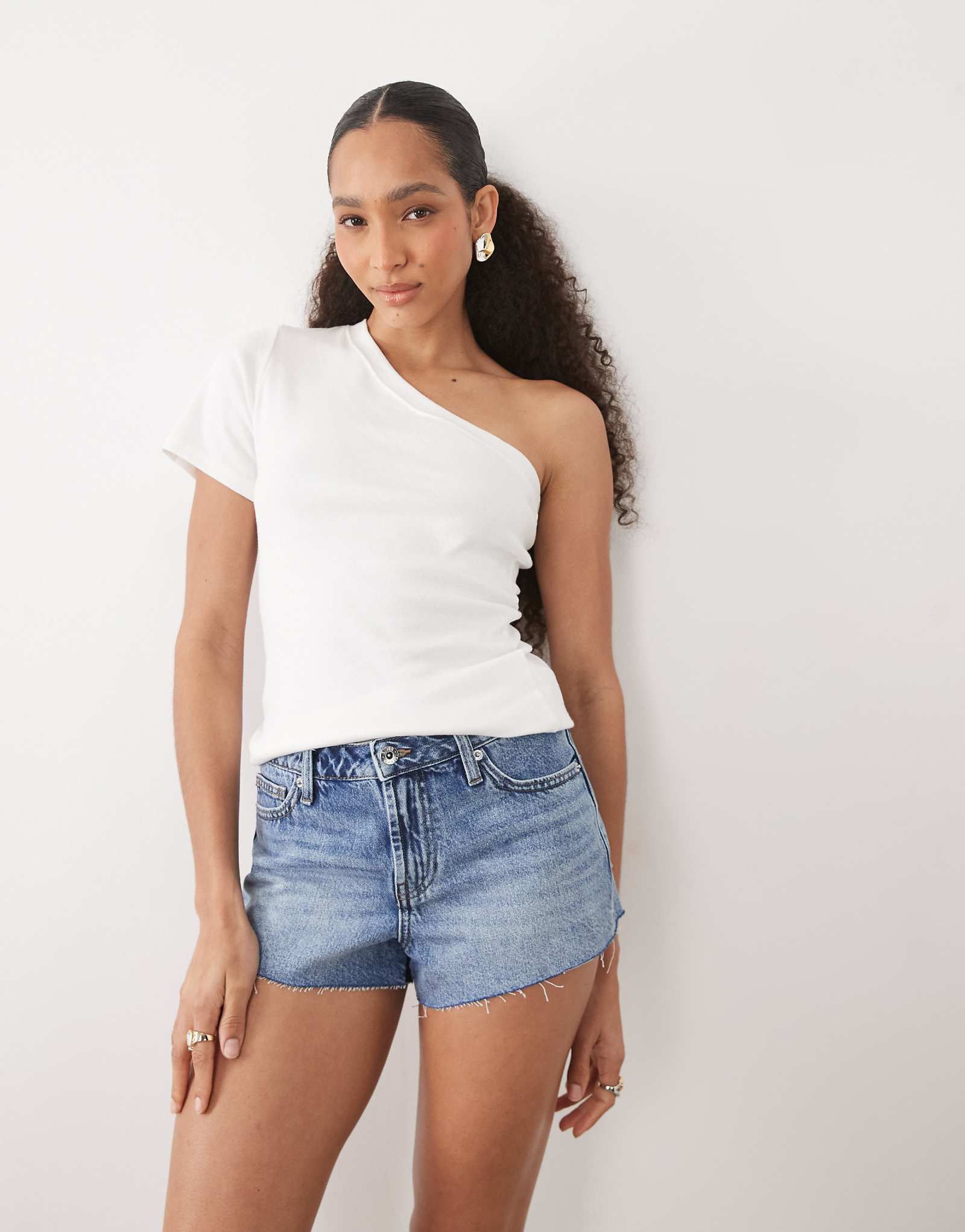 River Island denim hot pant shorts in light denim light wash bue 10690₽