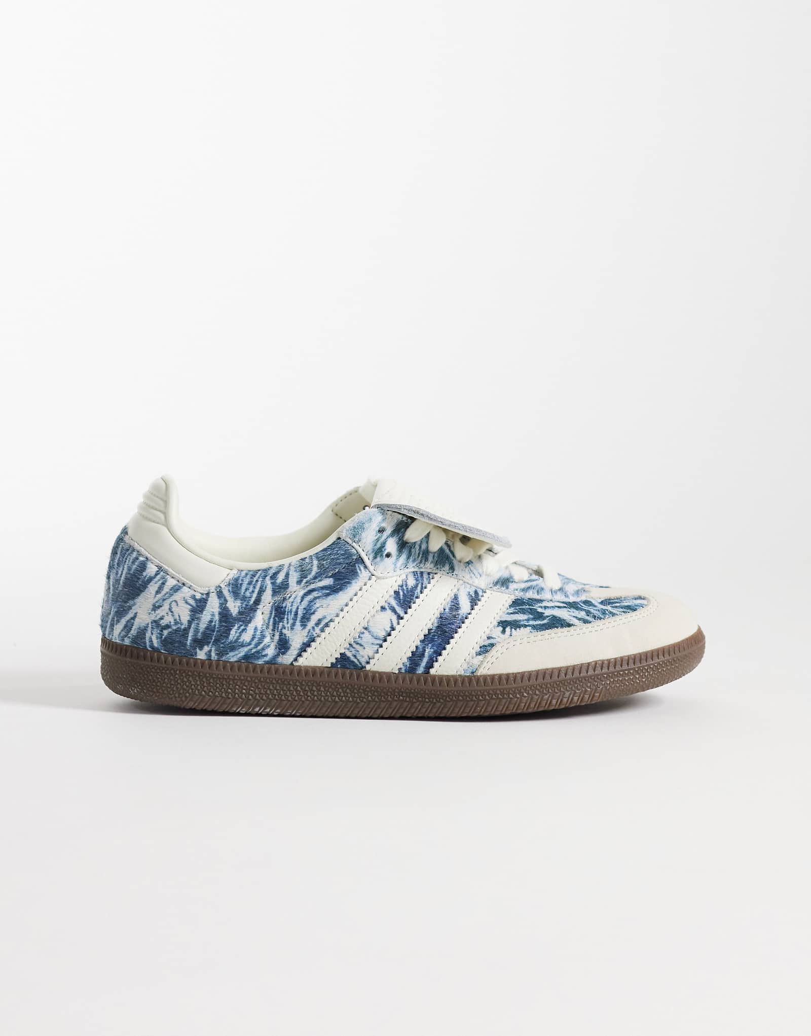 Adidas Originals Samba LT sneakers in blue and white blue 23190₽