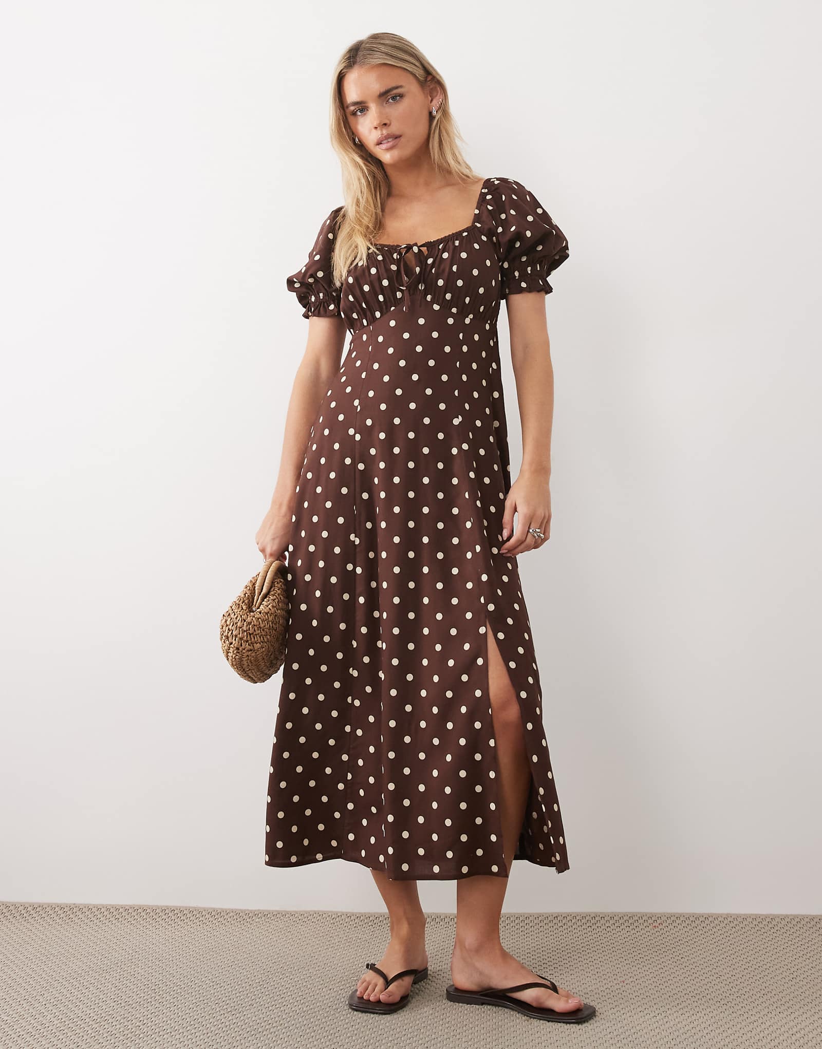 Miss Selfridge Petite spun puff sleeve maxi dress in choc polka dot choc polka dot 9290₽