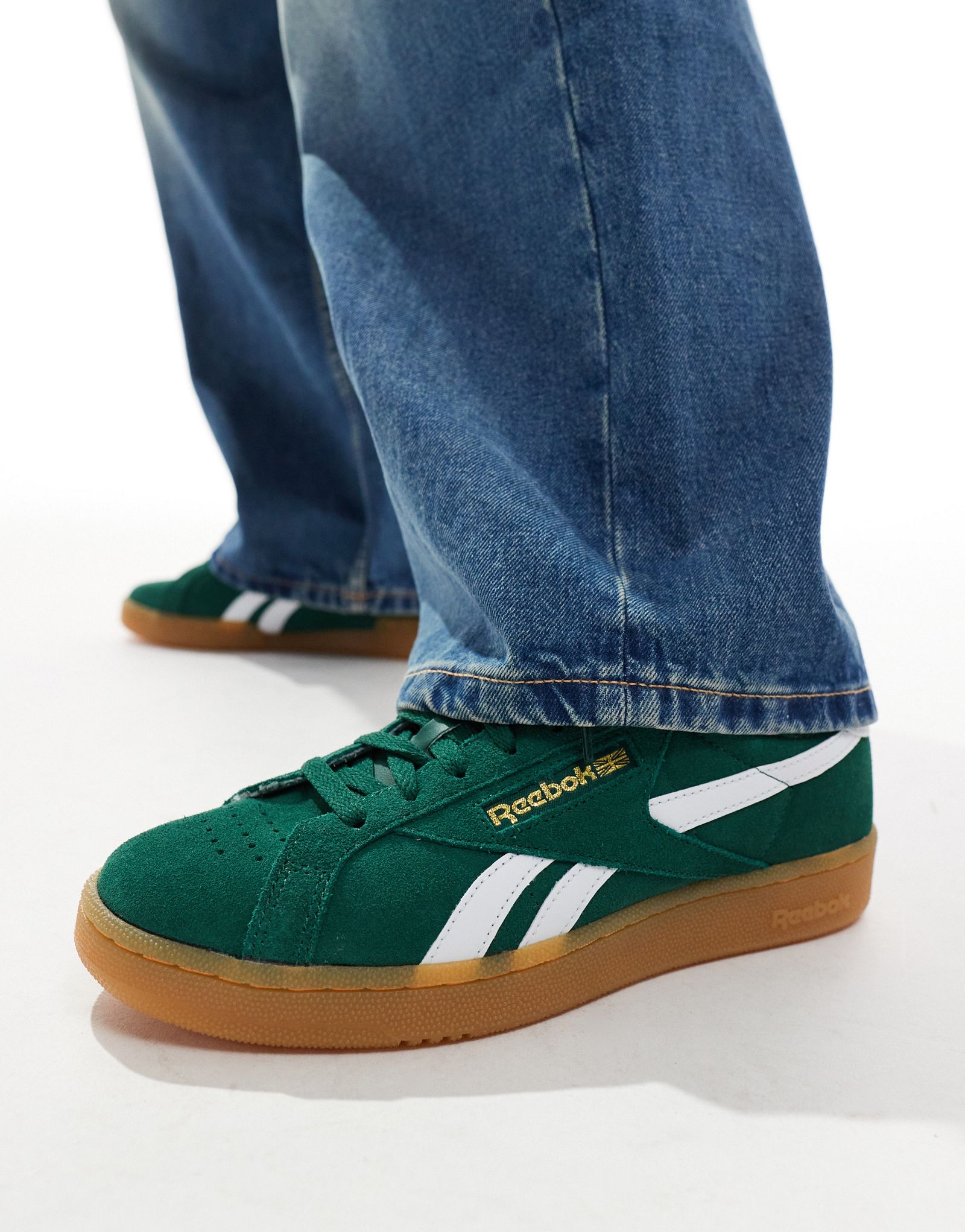 Темно-зеленые и белые кроссовки Reebok Club C Grounds 12290₽