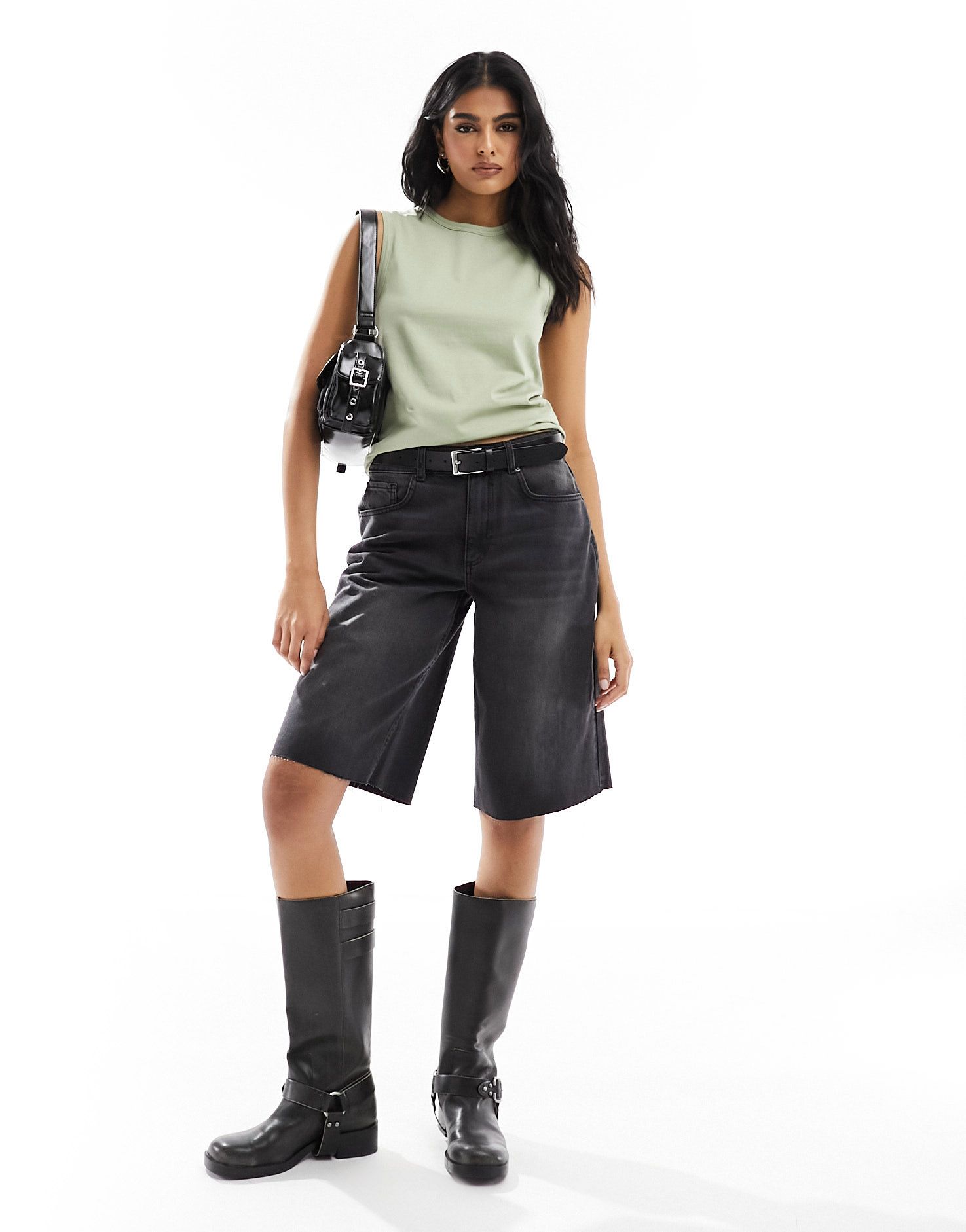 Светлая хаки-майка Weekday Mila 2290₽