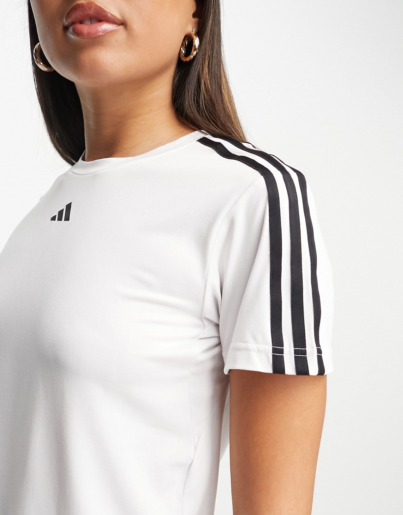 футболка adidas Aeroready Train Essentials в белую и черную полоску с 3 полосками