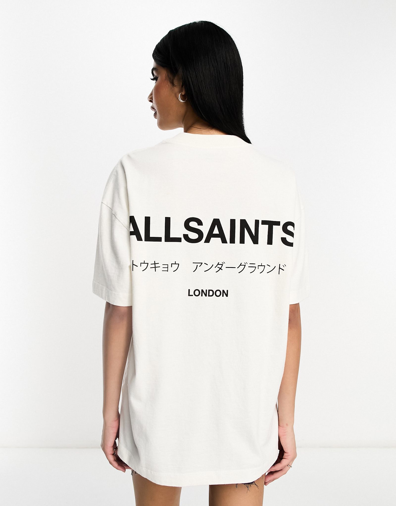 Футболка оверсайз AllSaints Underground белого цвета с логотипом на спине 17590₽