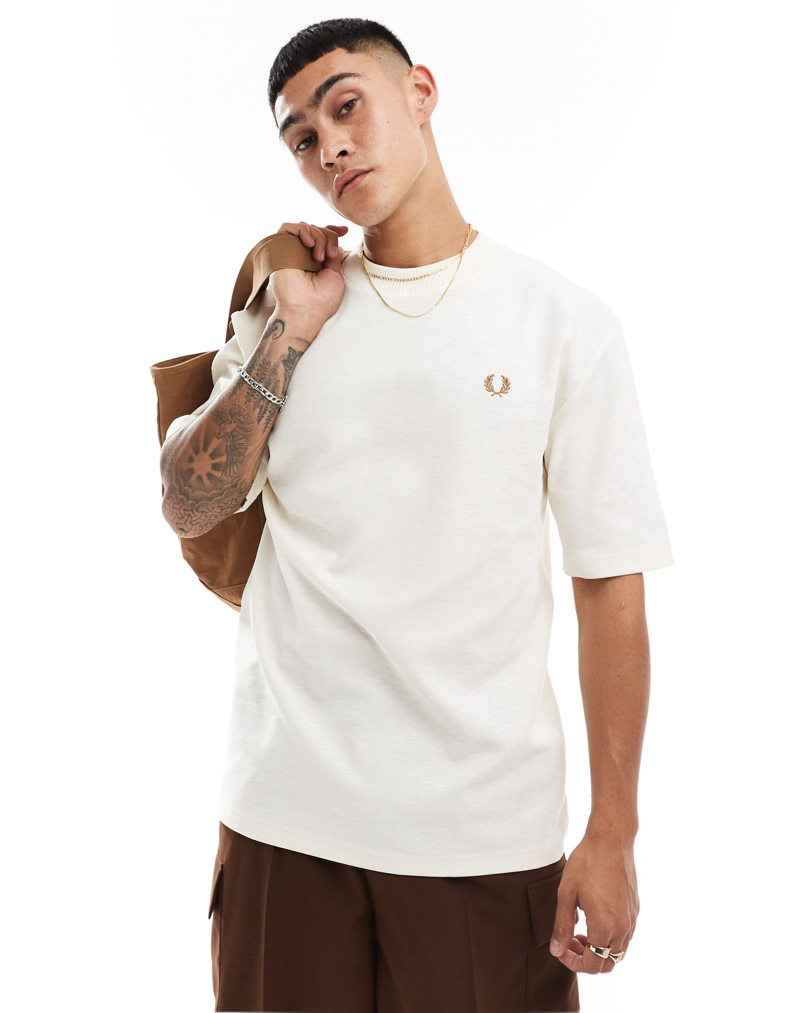 Темно-синяя футболка с надписью Fred Perry ringer 15190₽