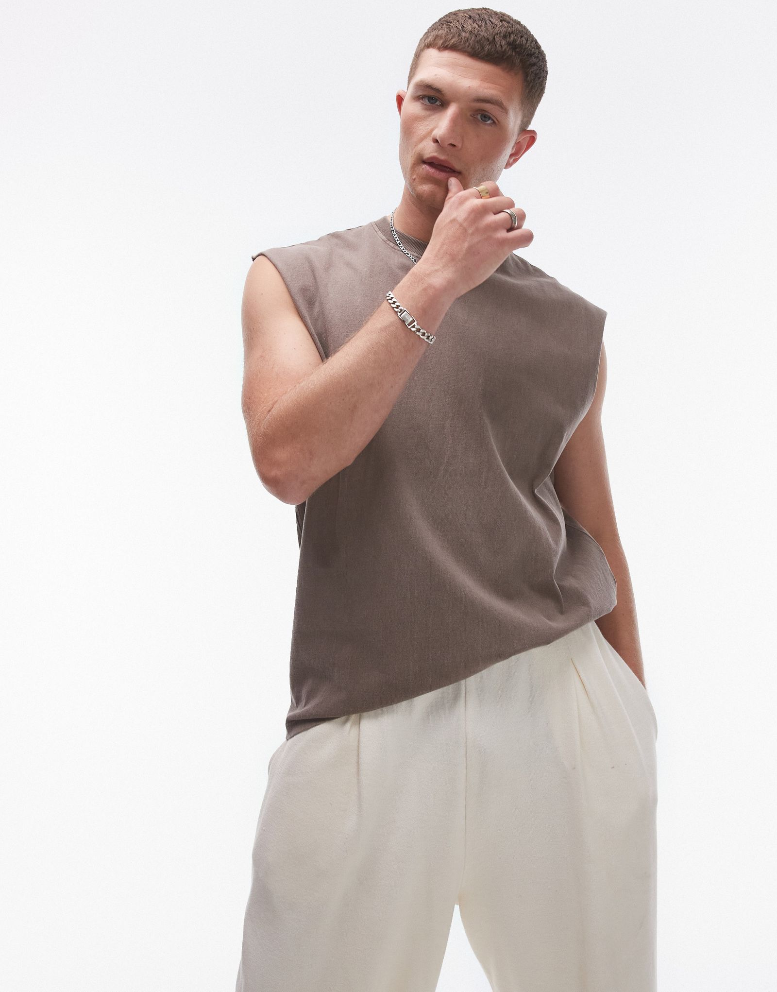 Футболка без рукавов Topman oversize-fit коричневого цвета застиранная 6090₽