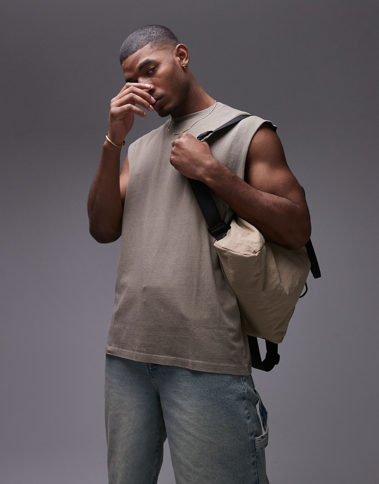 Футболка без рукавов Topman oversize-fit цвета хаки 5390₽