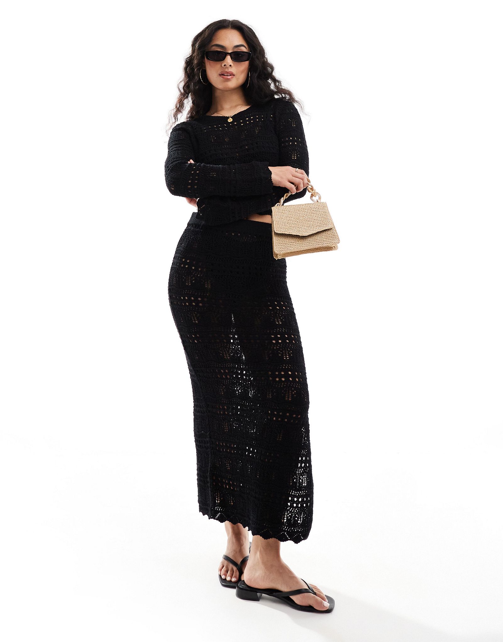 ДИЗАЙНЕРСКИЙ свитер ASOS с круглым вырезом выполненный смешанной вязкой с открытой спиной черного цвета - часть комплекта 2490₽