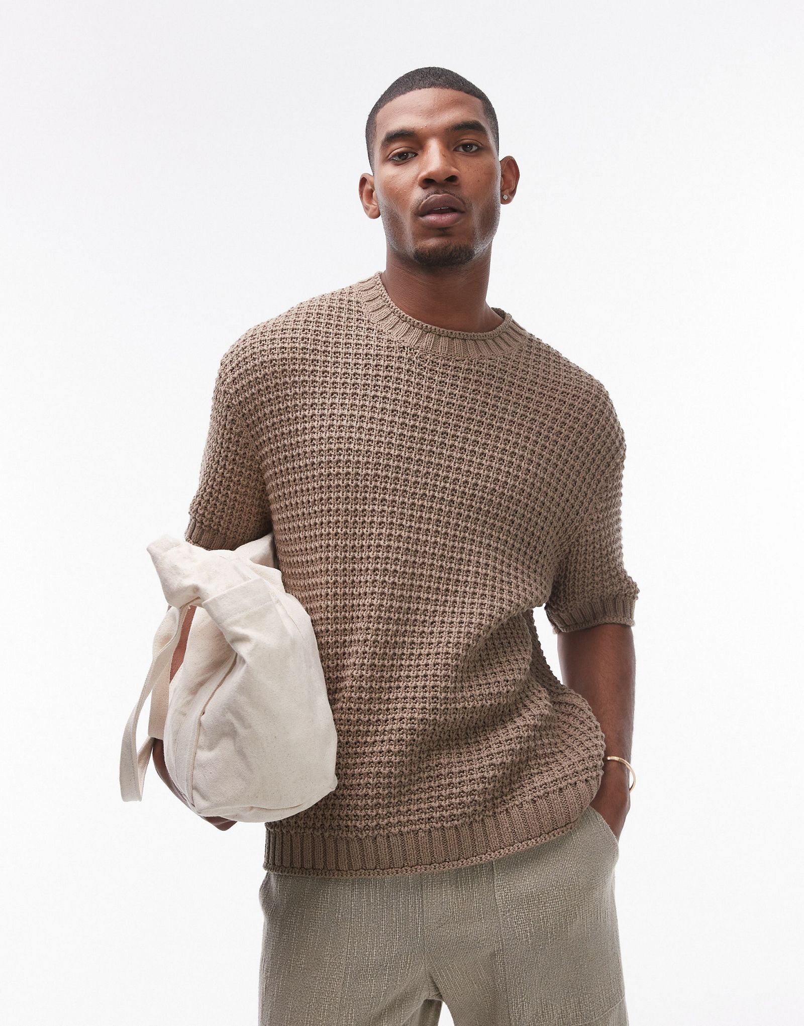 Вязаная футболка Topman крючком цвета хаки 10990₽