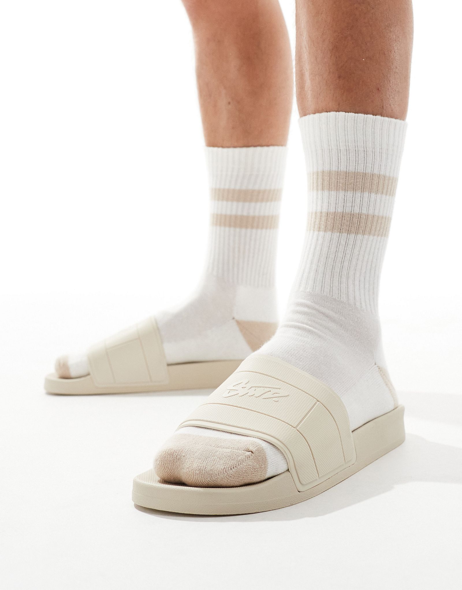 Ползунки Pull-Bear stwd бежевого цвета 4390₽