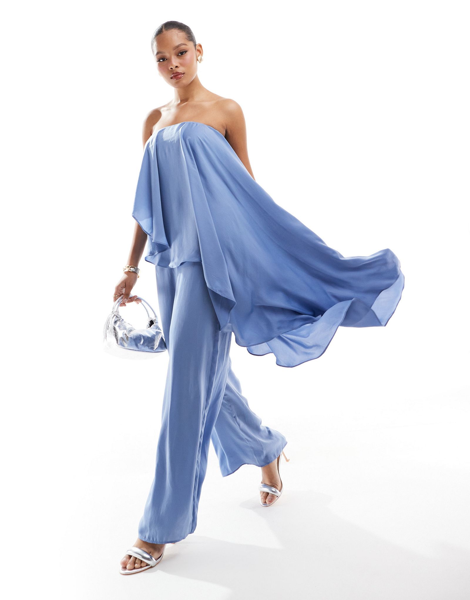 Застиранный атласный комбинезон-бандо ASOS DESIGN синего цвета 13290₽