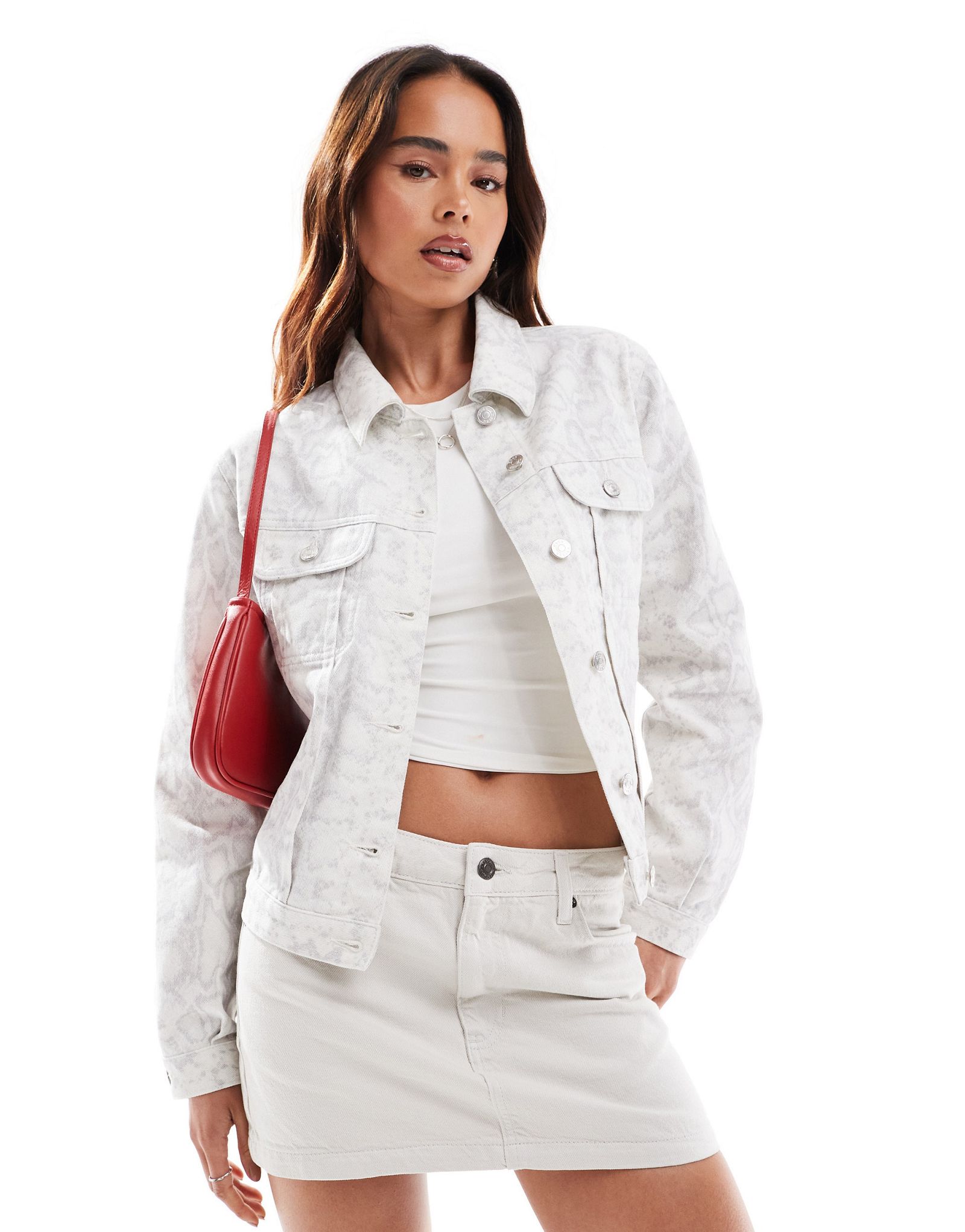 ДИЗАЙНЕРСКАЯ джинсовая куртка ASOS со змеиным принтом 7990₽